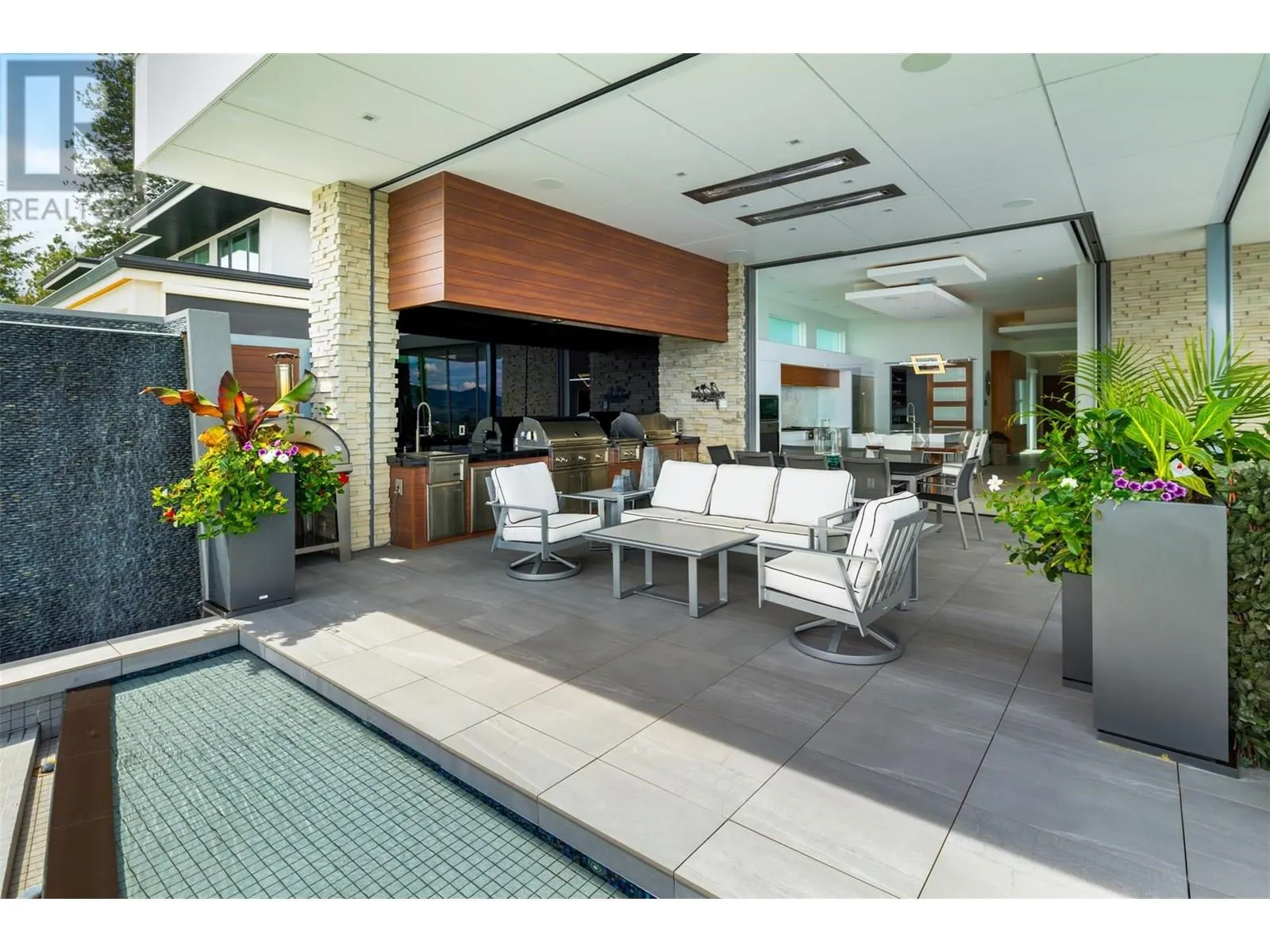 2469 Thacker Drive