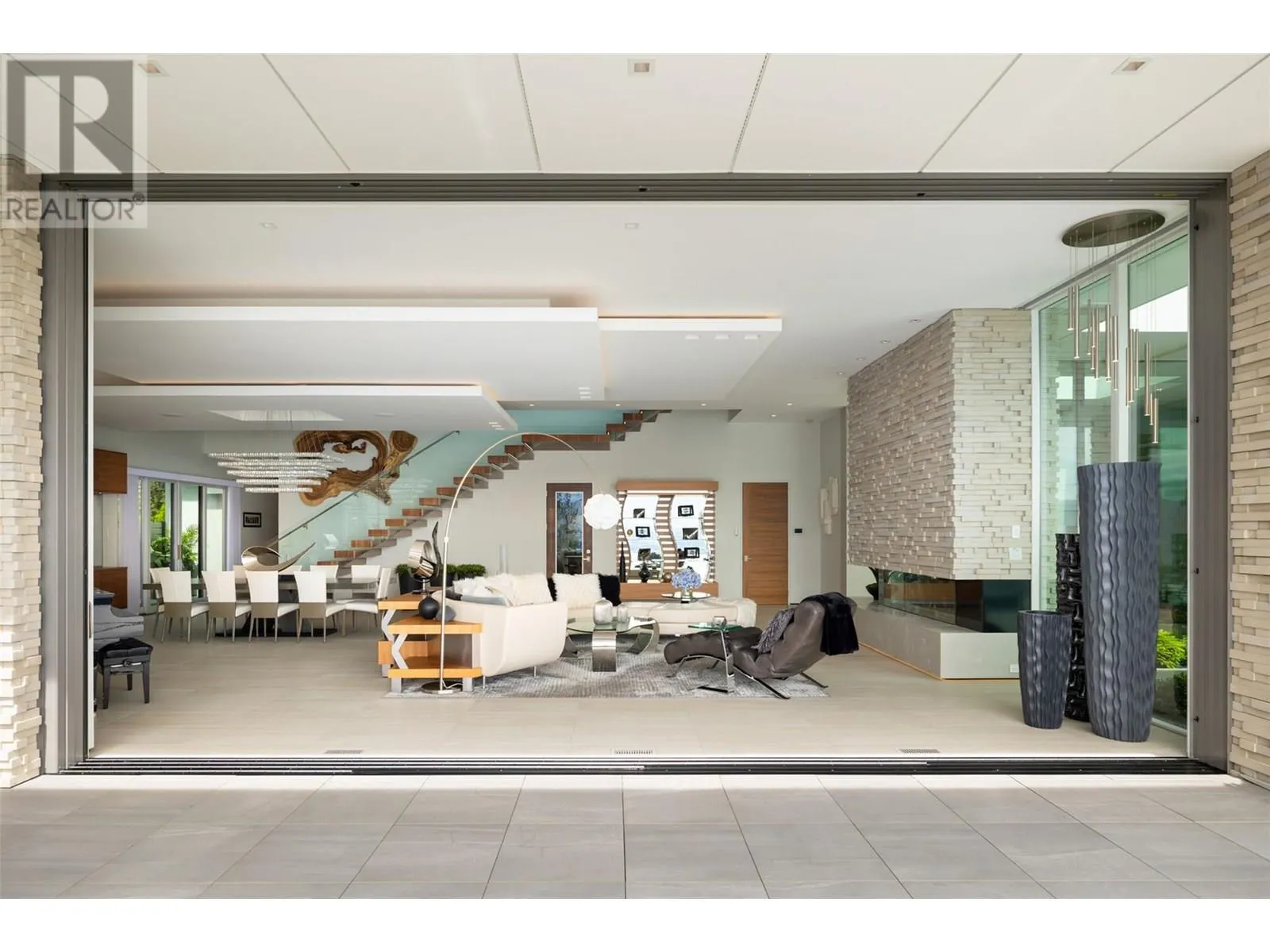 2469 Thacker Drive