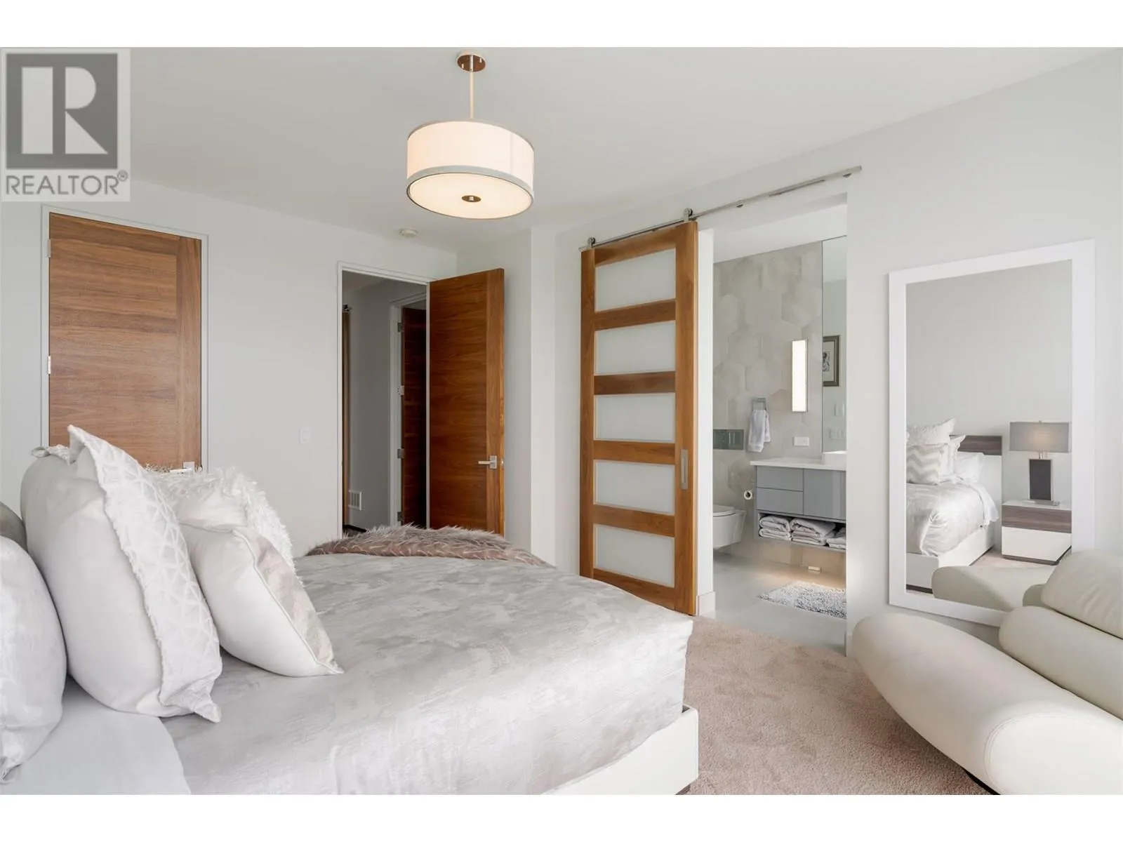 2469 Thacker Drive