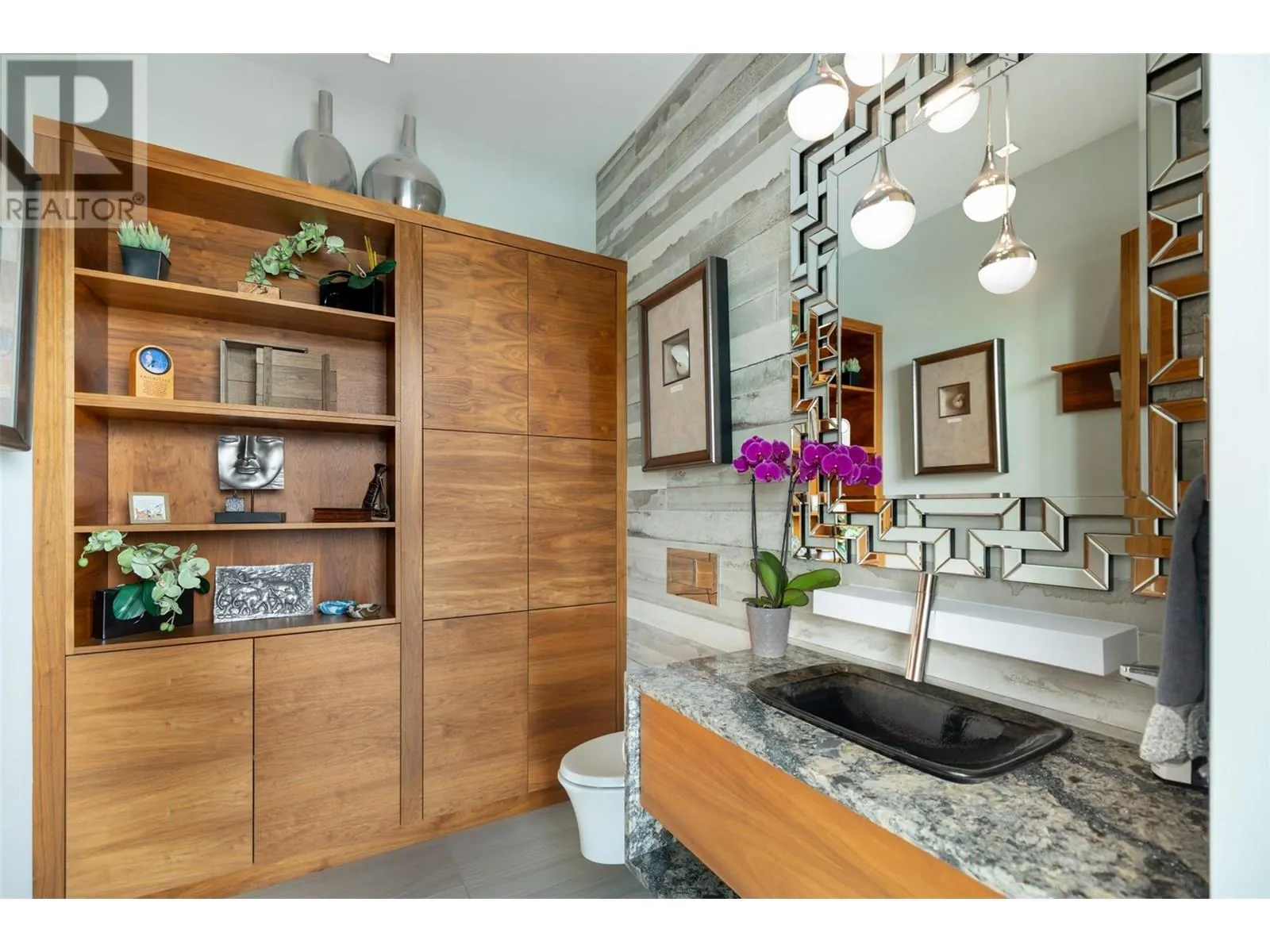 2469 Thacker Drive