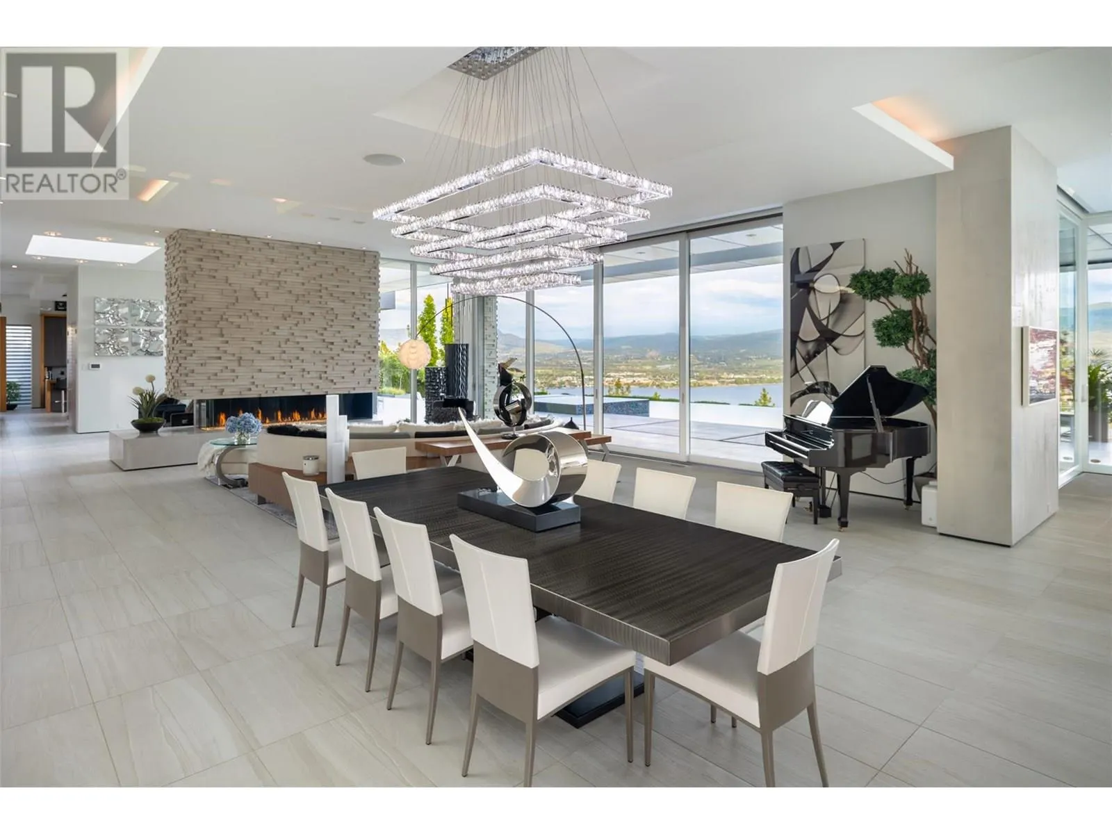 2469 Thacker Drive