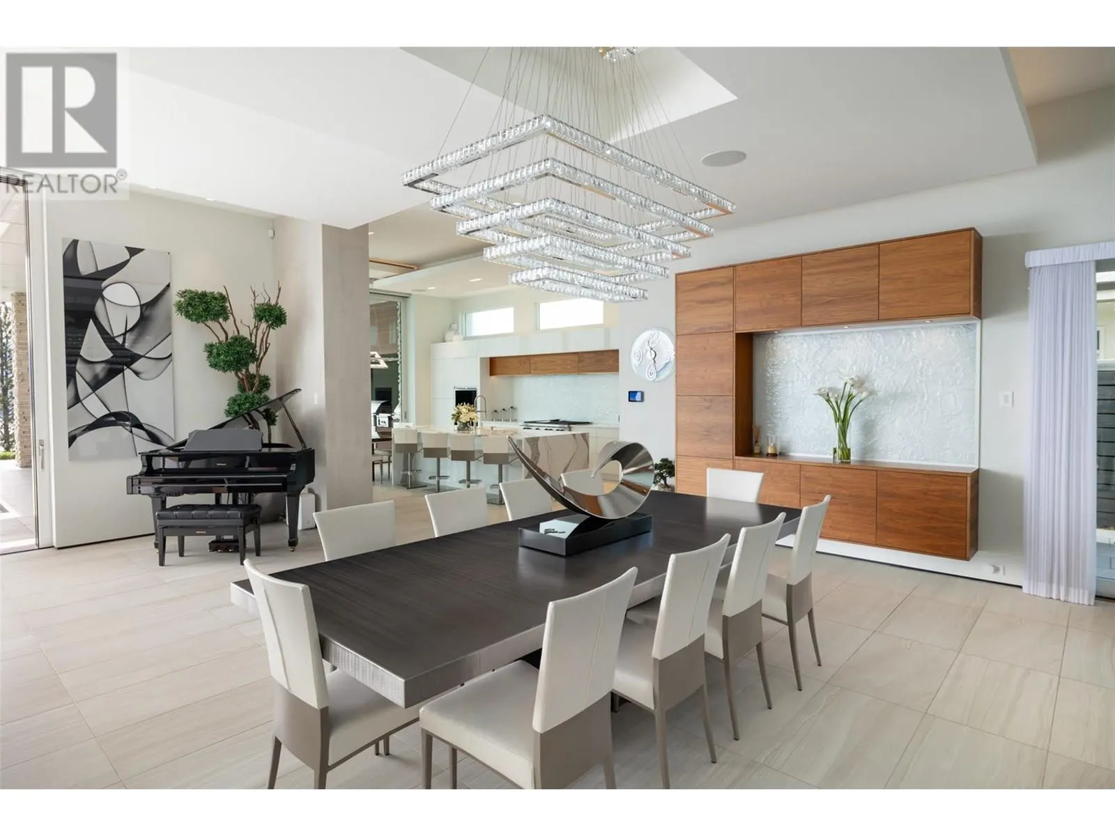 2469 Thacker Drive