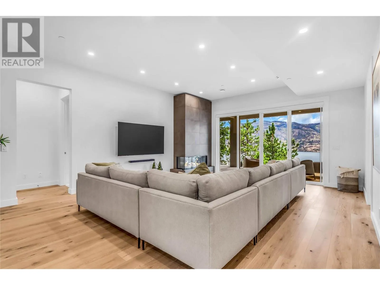 3452 Blue Grass Lane