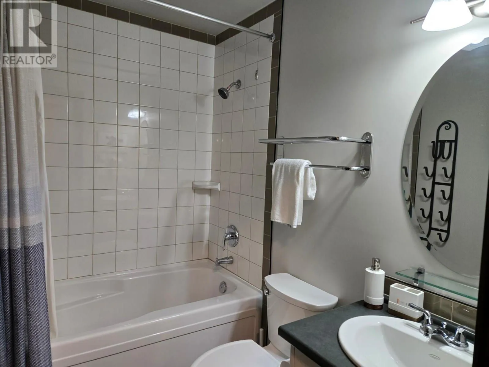 2064 Summit Drive Unit# 109