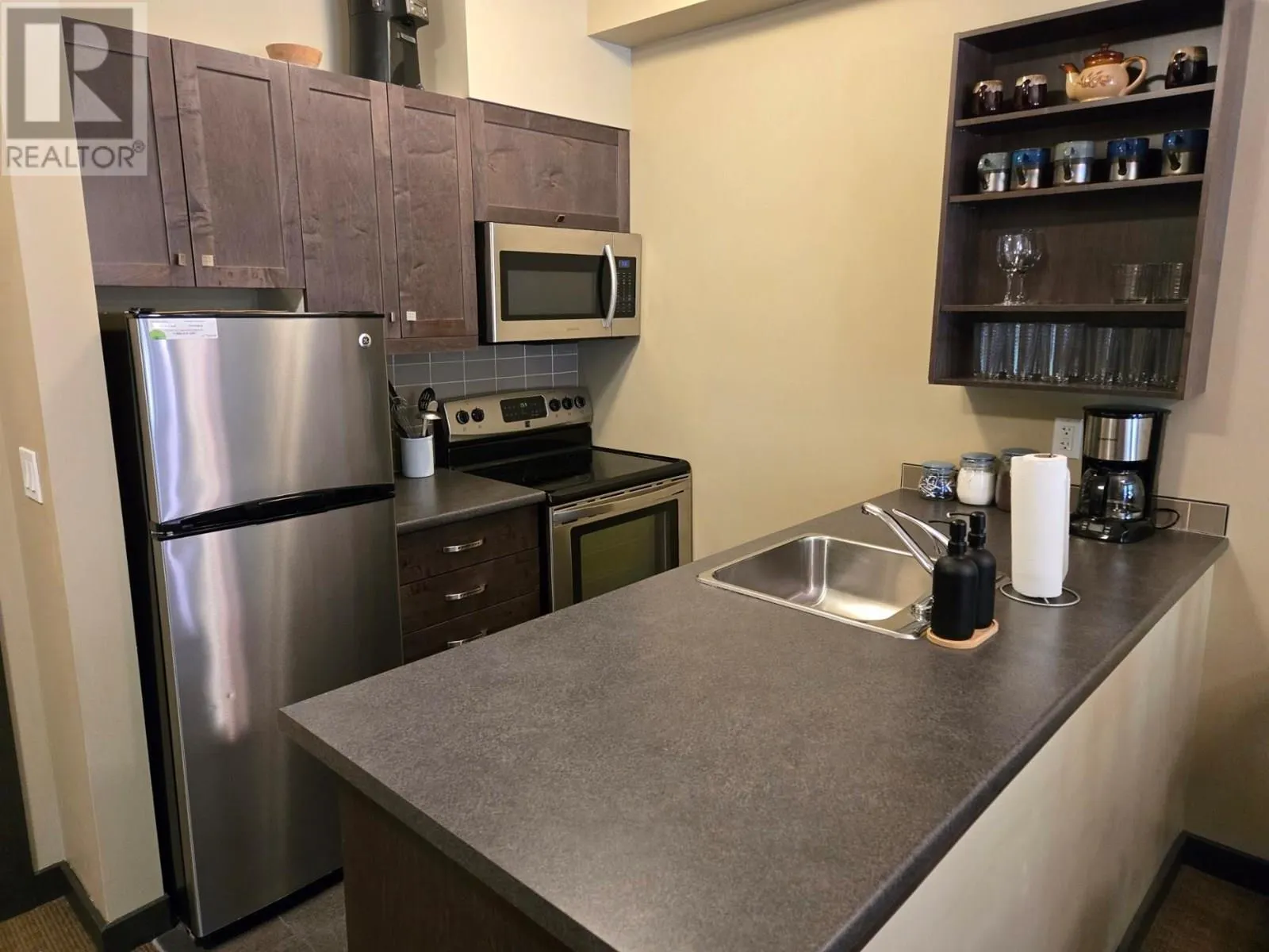 2064 Summit Drive Unit# 109