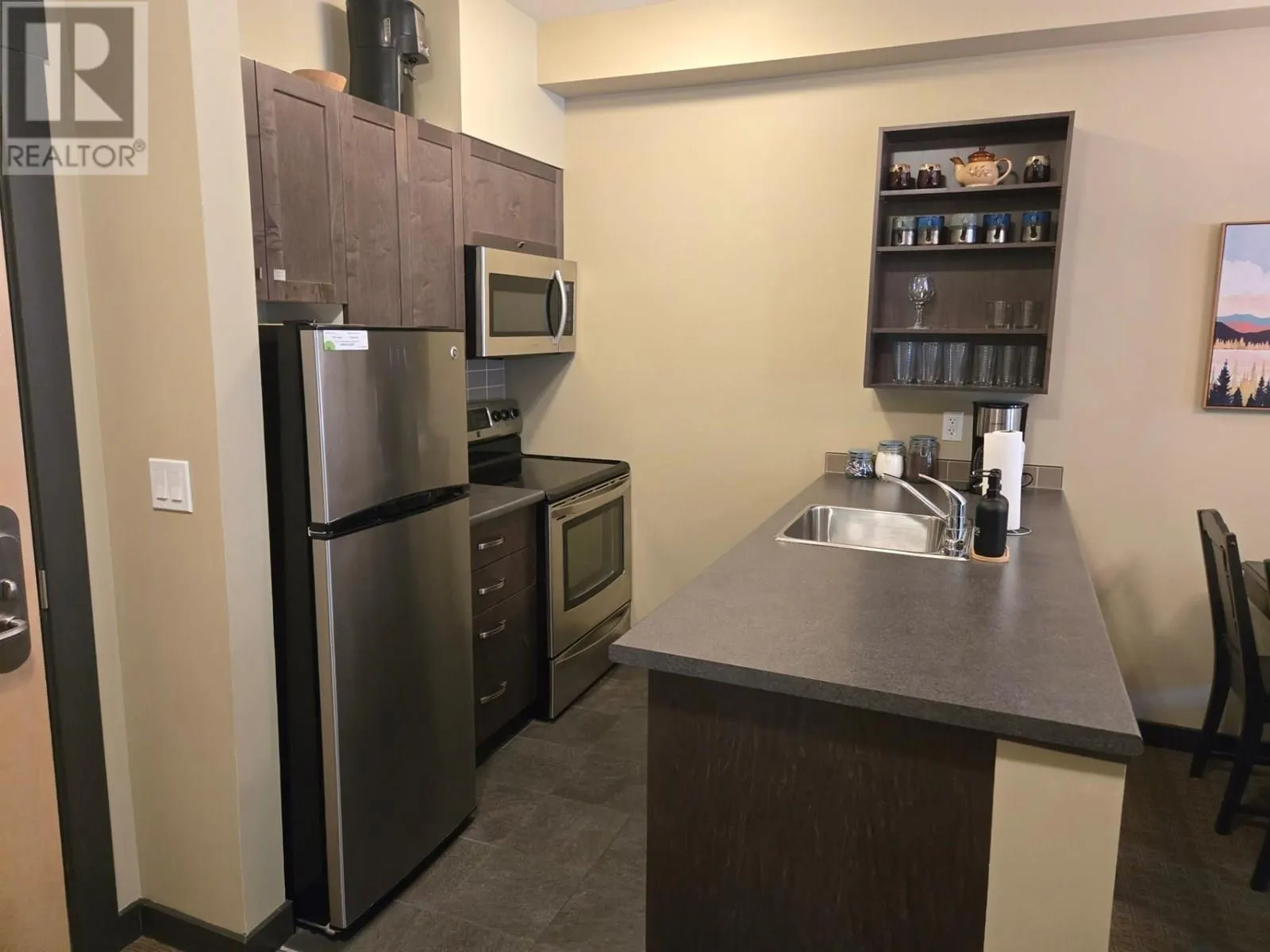 2064 Summit Drive Unit# 109