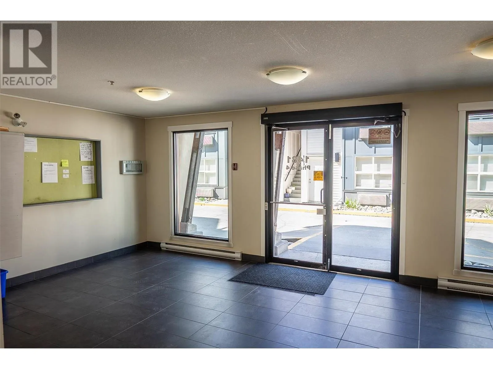 1481 Glenmore Road N Unit# 301