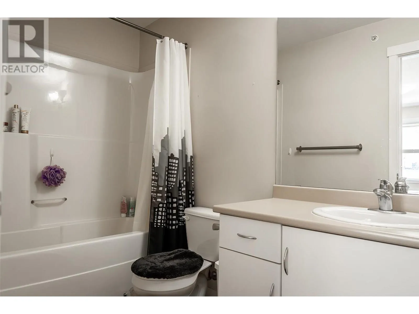 1481 Glenmore Road N Unit# 301