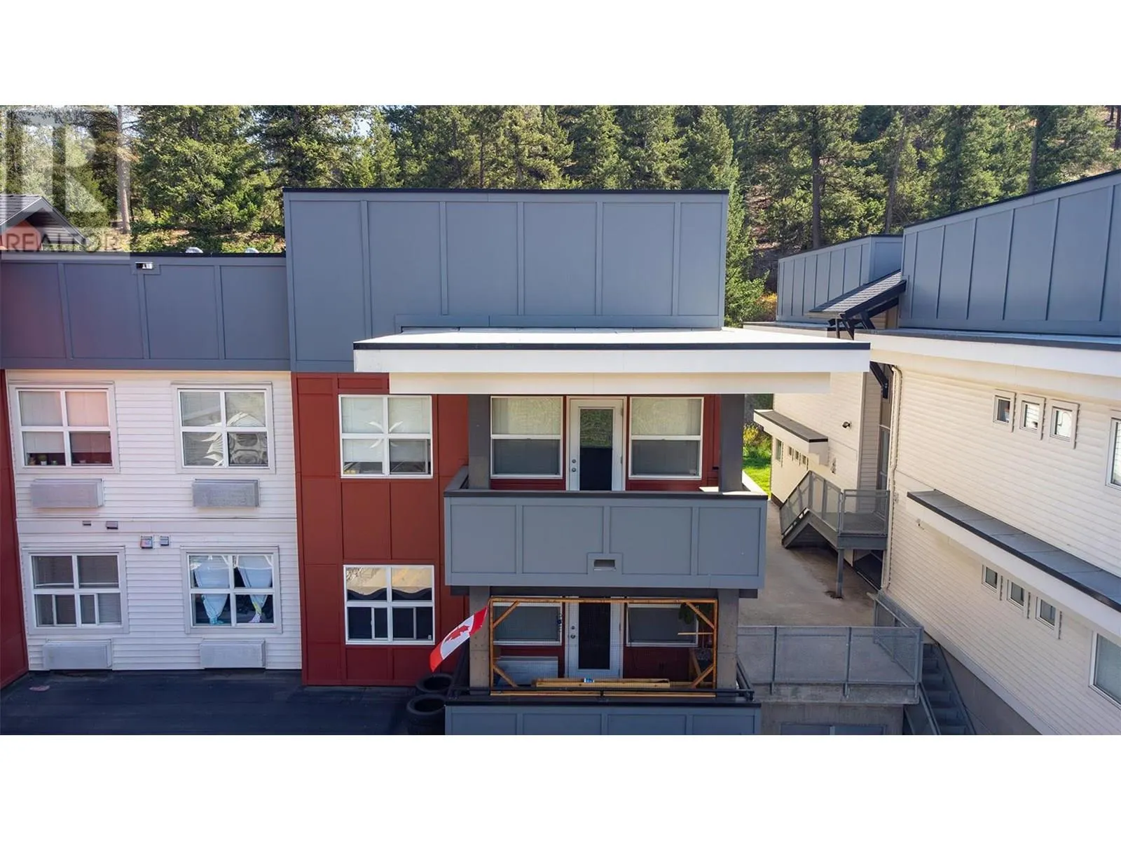 1481 Glenmore Road N Unit# 301
