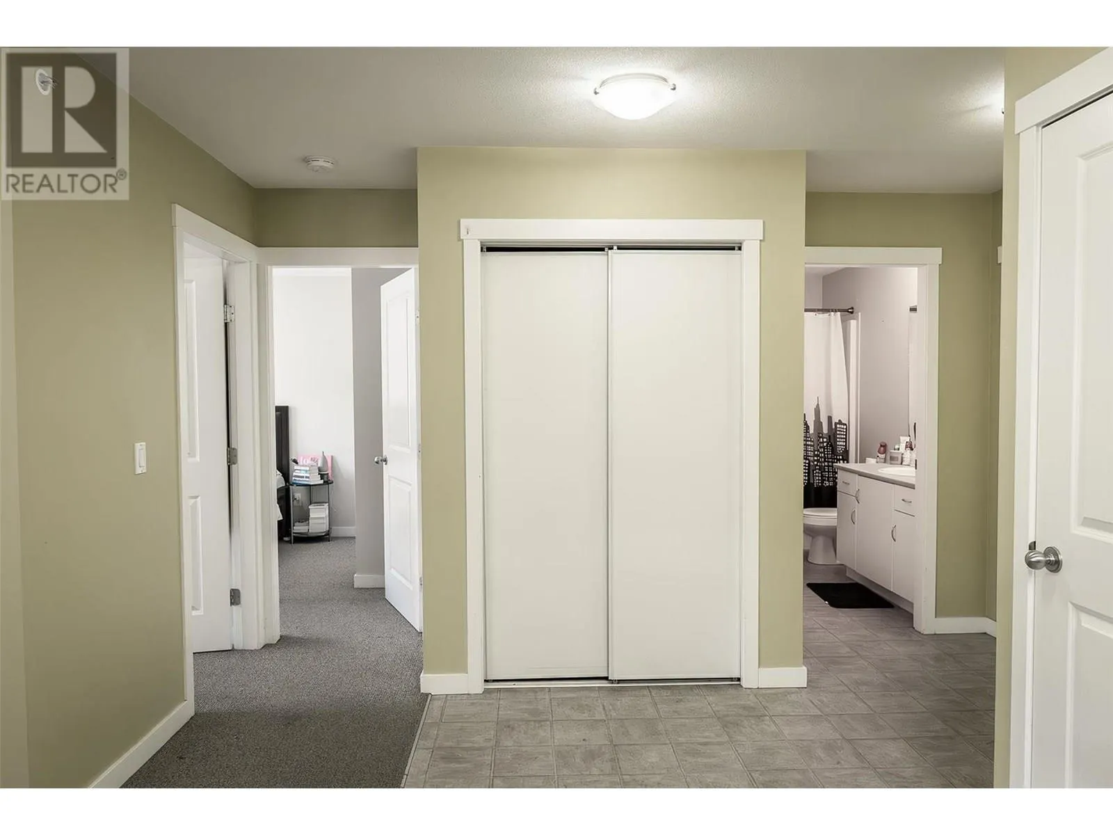 1481 Glenmore Road N Unit# 301