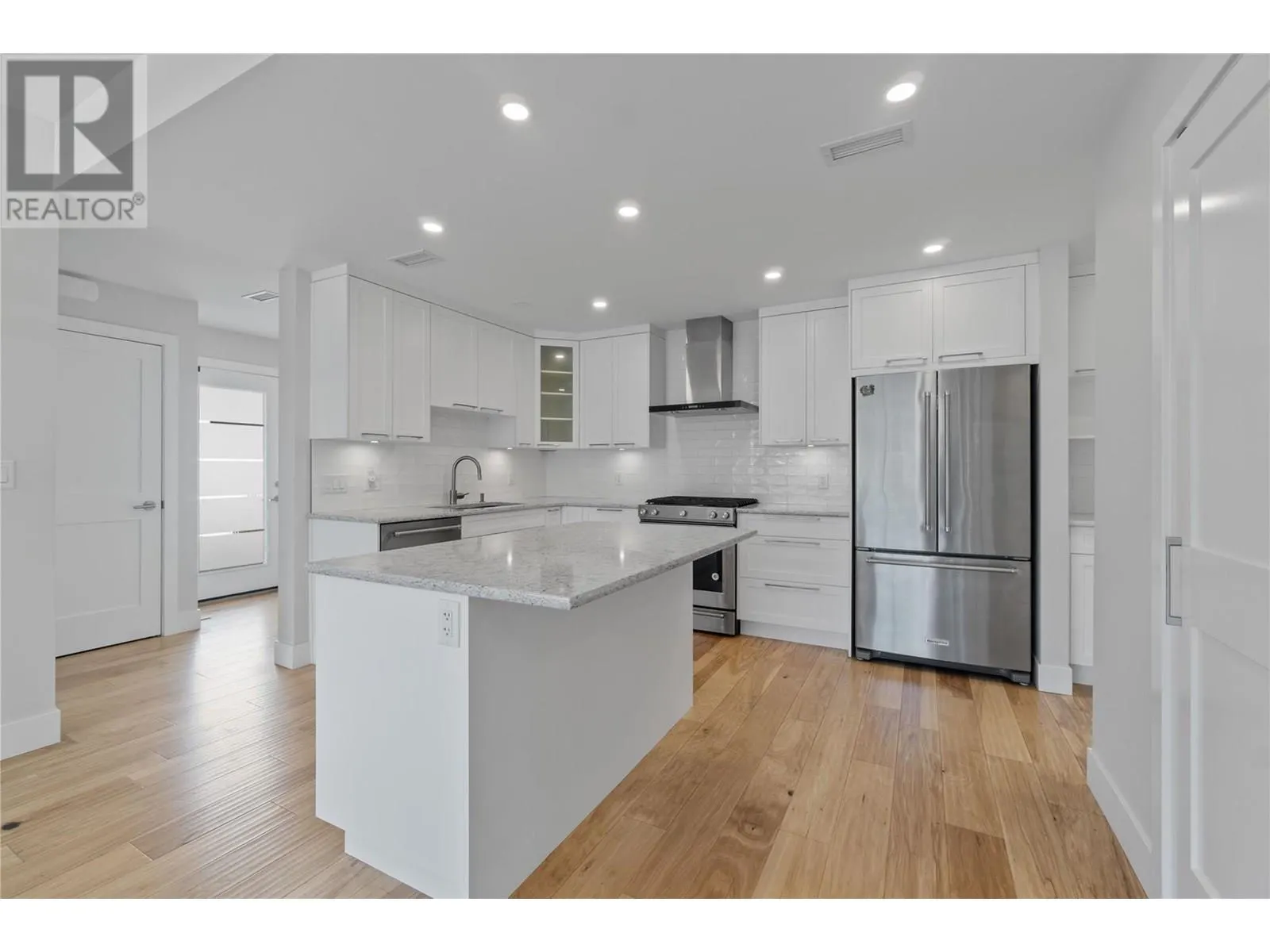 121 Harbourfront Drive NE Unit# 3