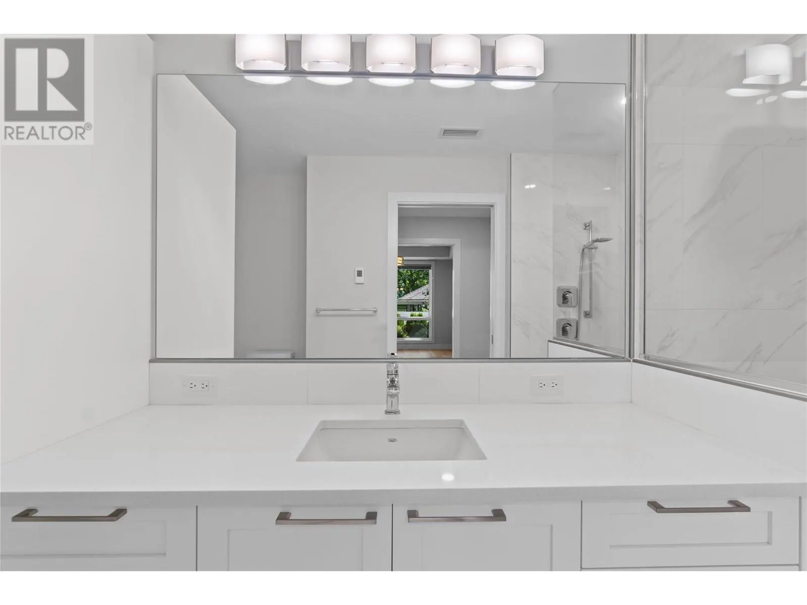 121 Harbourfront Drive NE Unit# 3