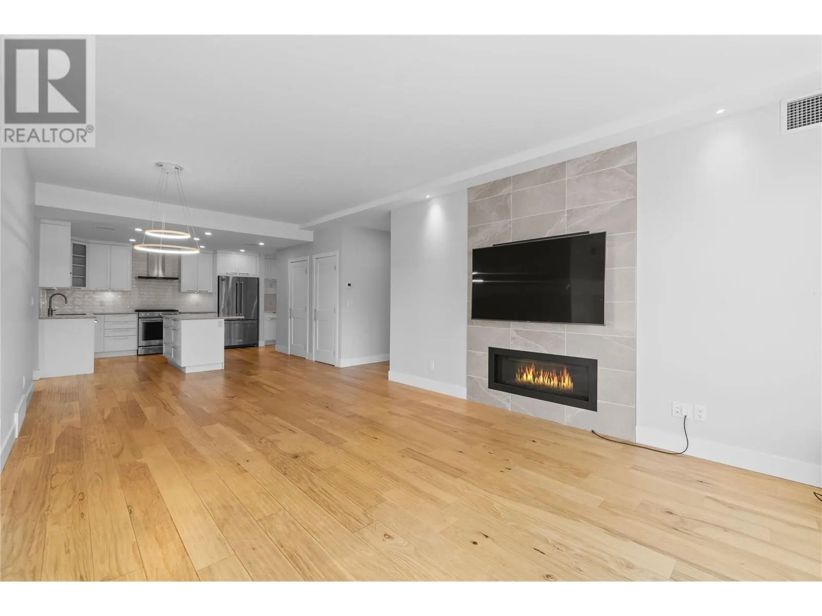 121 Harbourfront Drive NE Unit# 3