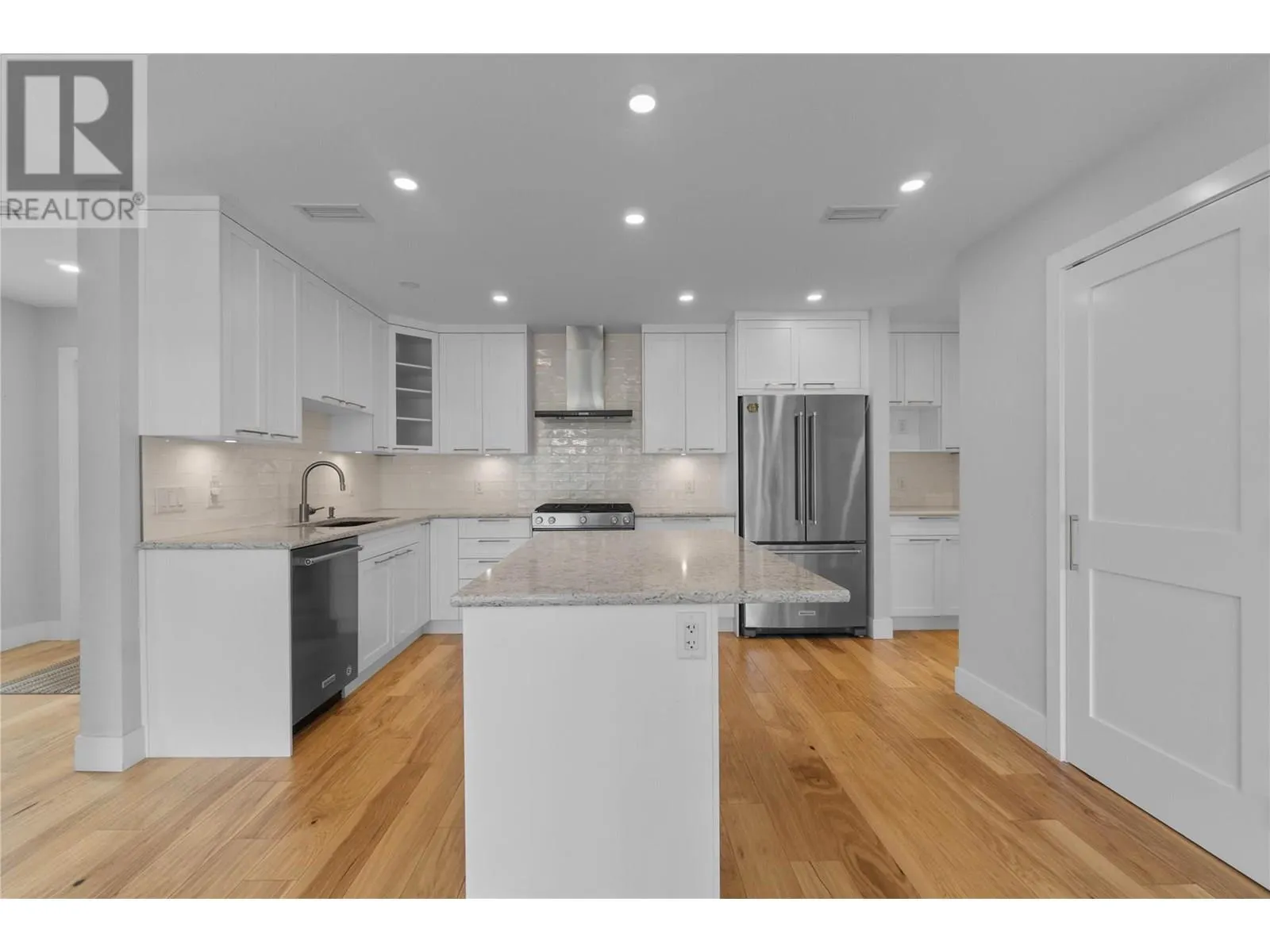 121 Harbourfront Drive NE Unit# 3