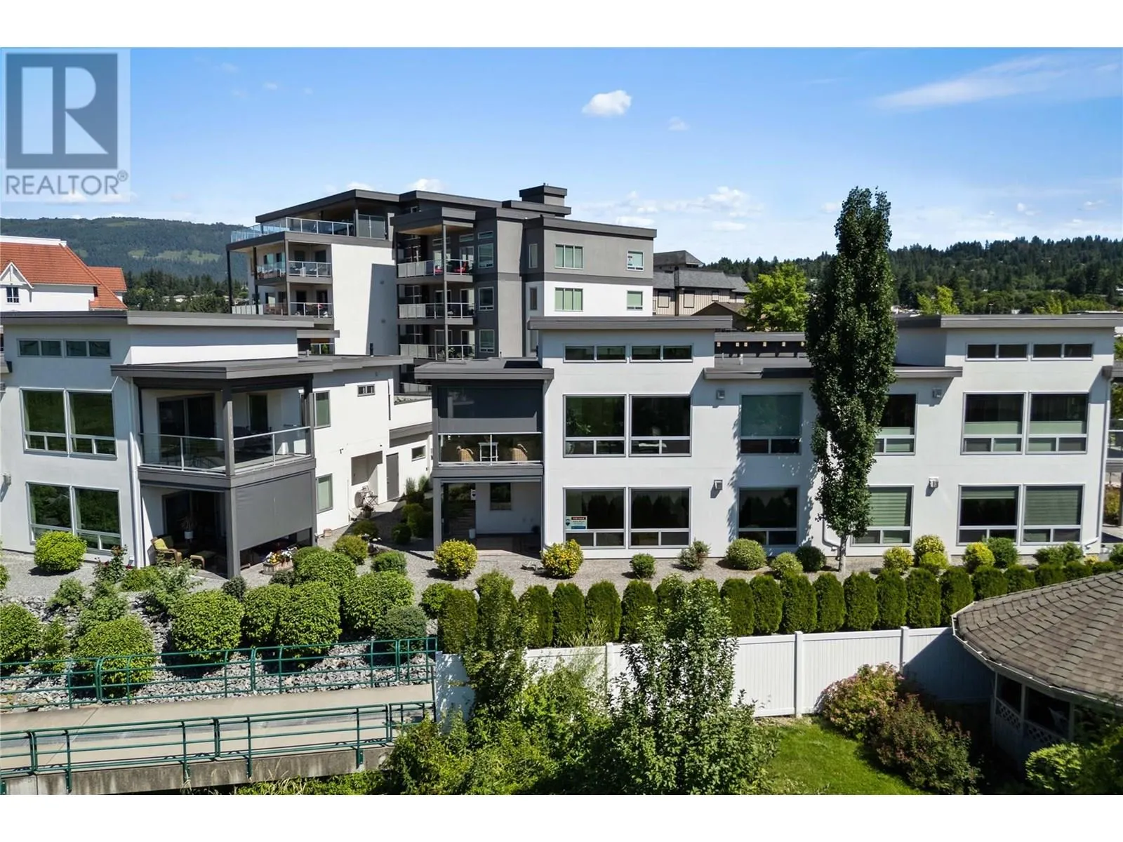 121 Harbourfront Drive NE Unit# 3