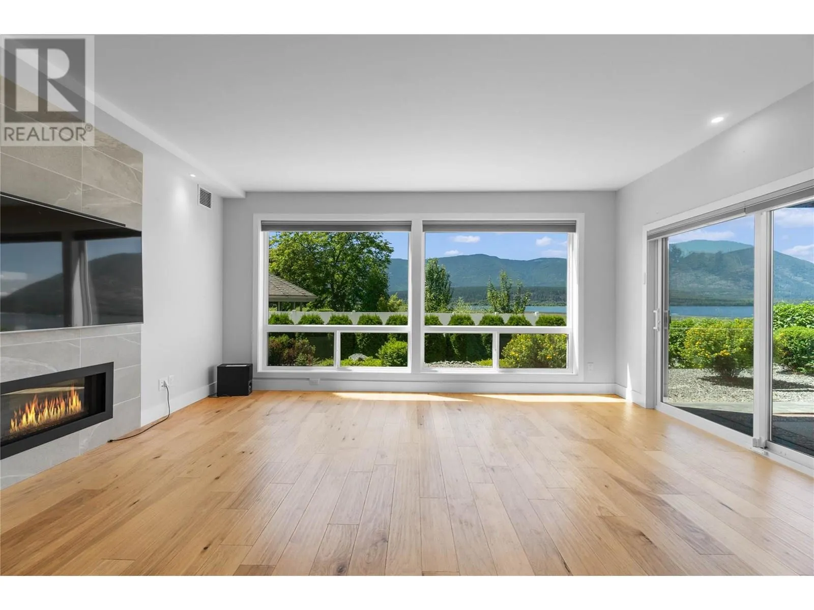 121 Harbourfront Drive NE Unit# 3