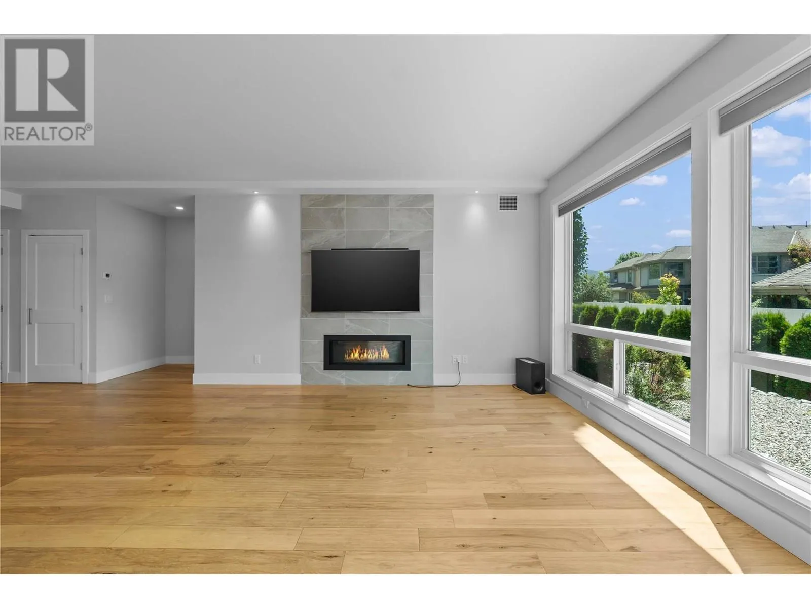 121 Harbourfront Drive NE Unit# 3