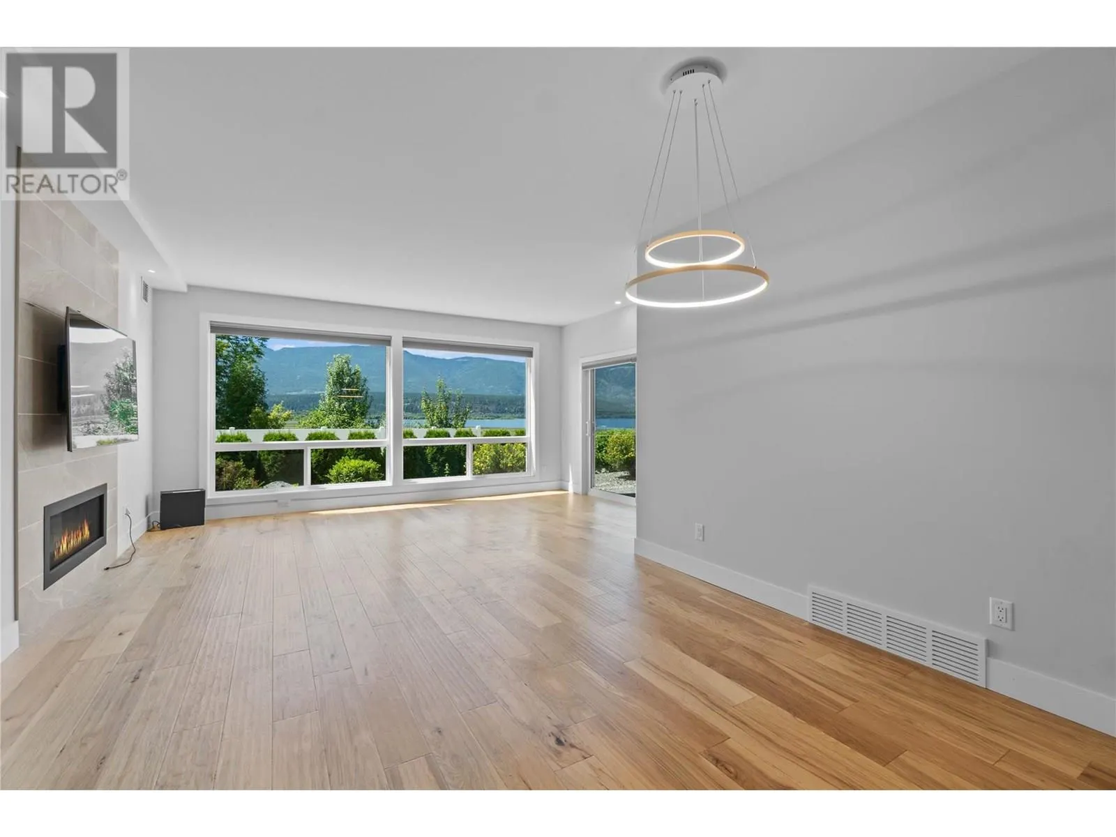 121 Harbourfront Drive NE Unit# 3