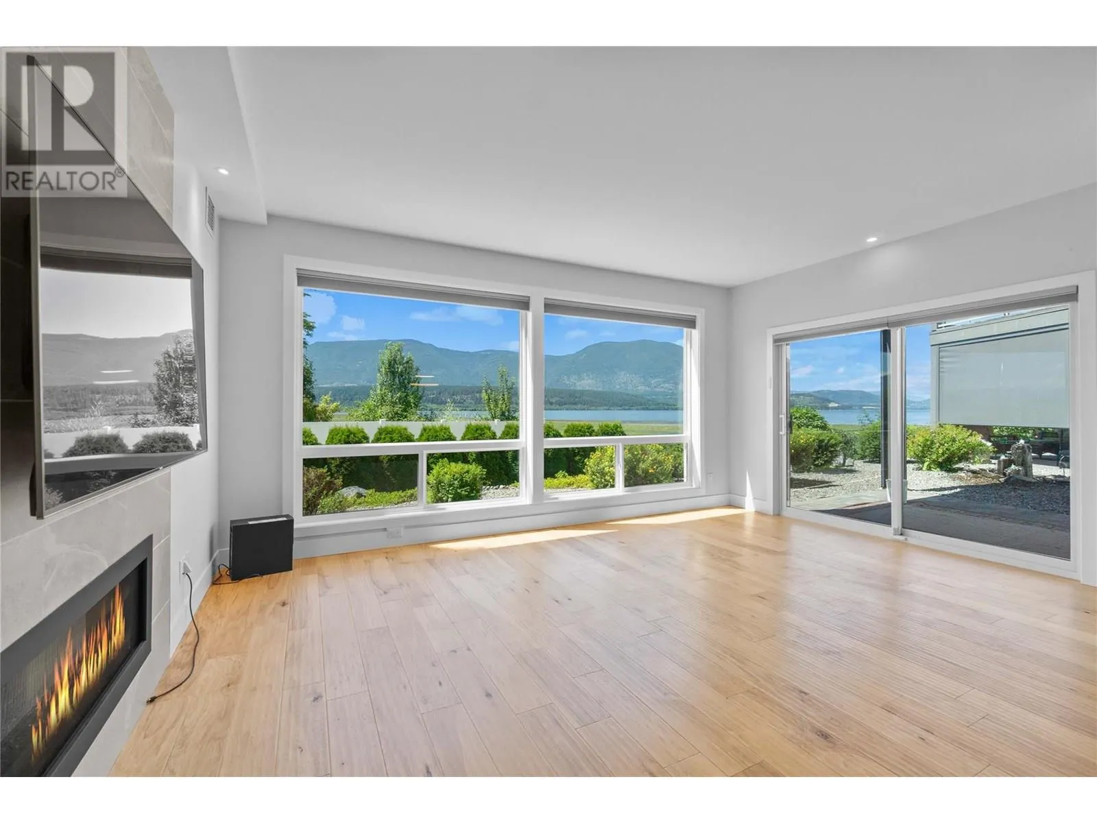 121 Harbourfront Drive NE Unit# 3