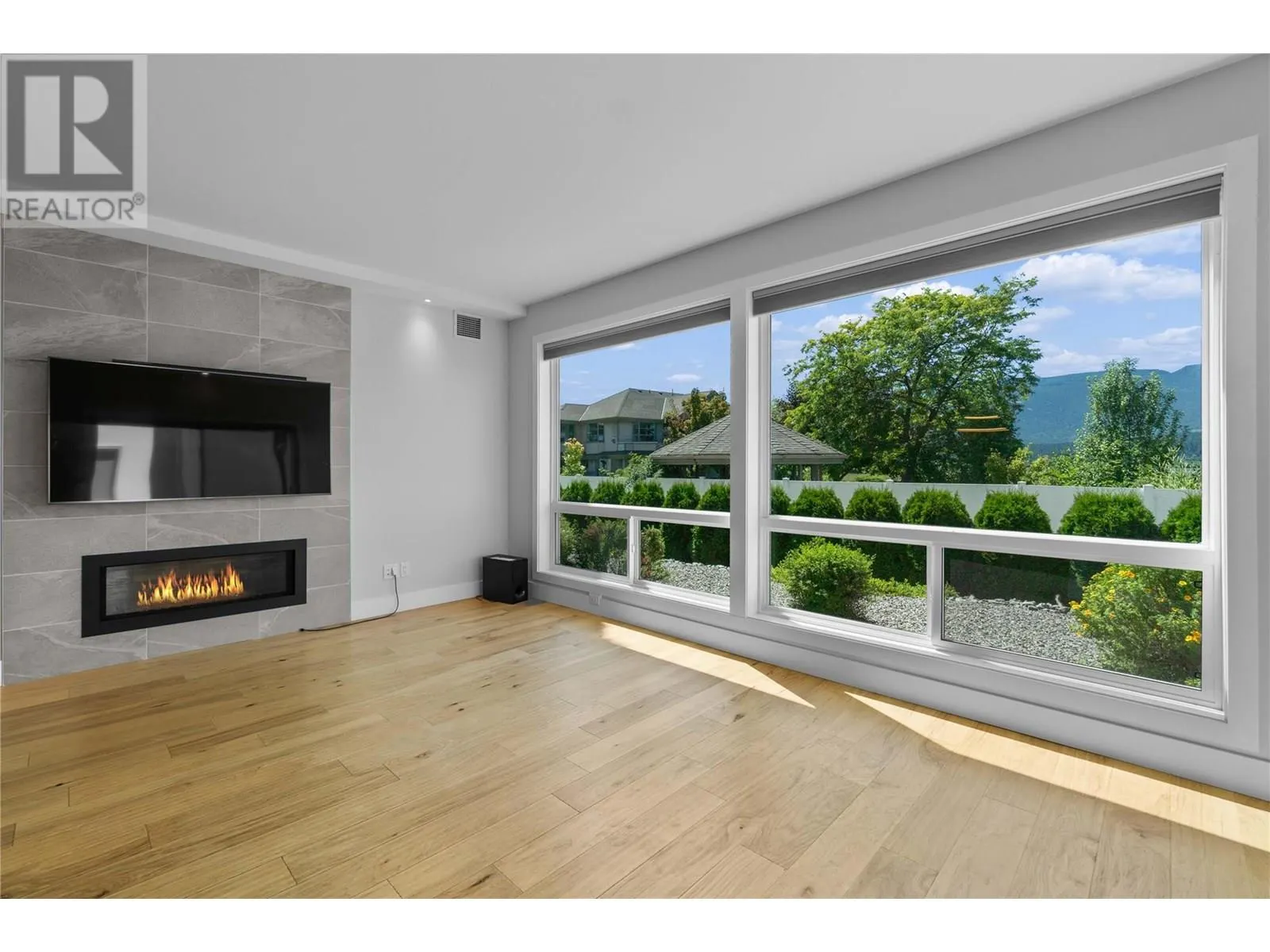 121 Harbourfront Drive NE Unit# 3