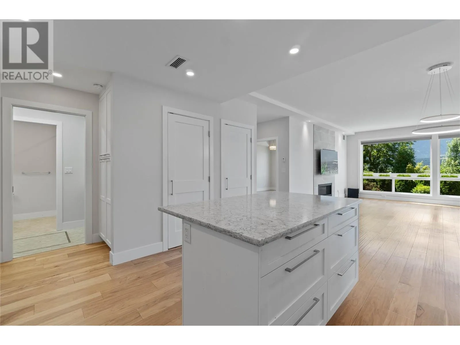 121 Harbourfront Drive NE Unit# 3