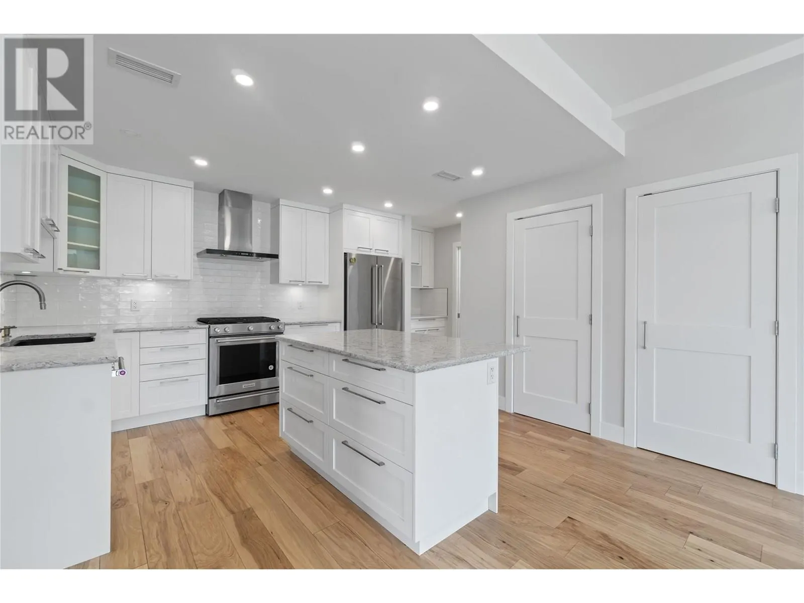 121 Harbourfront Drive NE Unit# 3