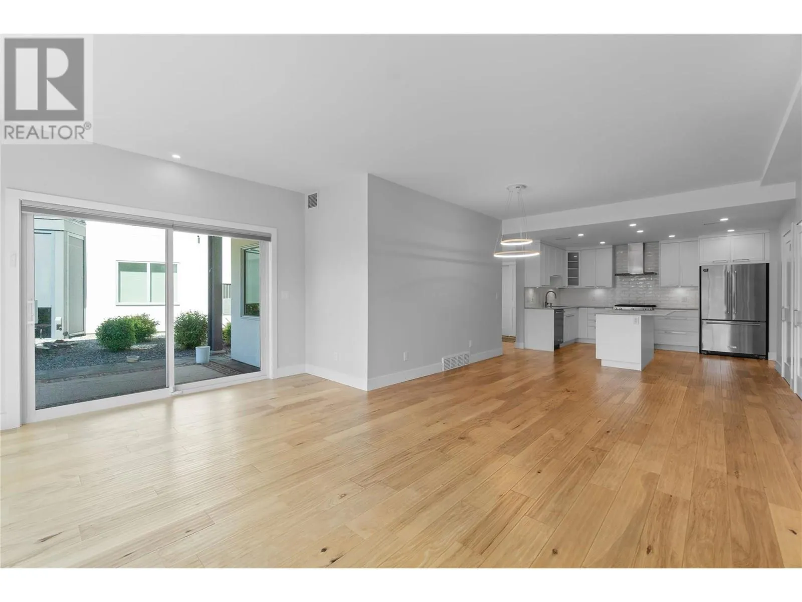 121 Harbourfront Drive NE Unit# 3