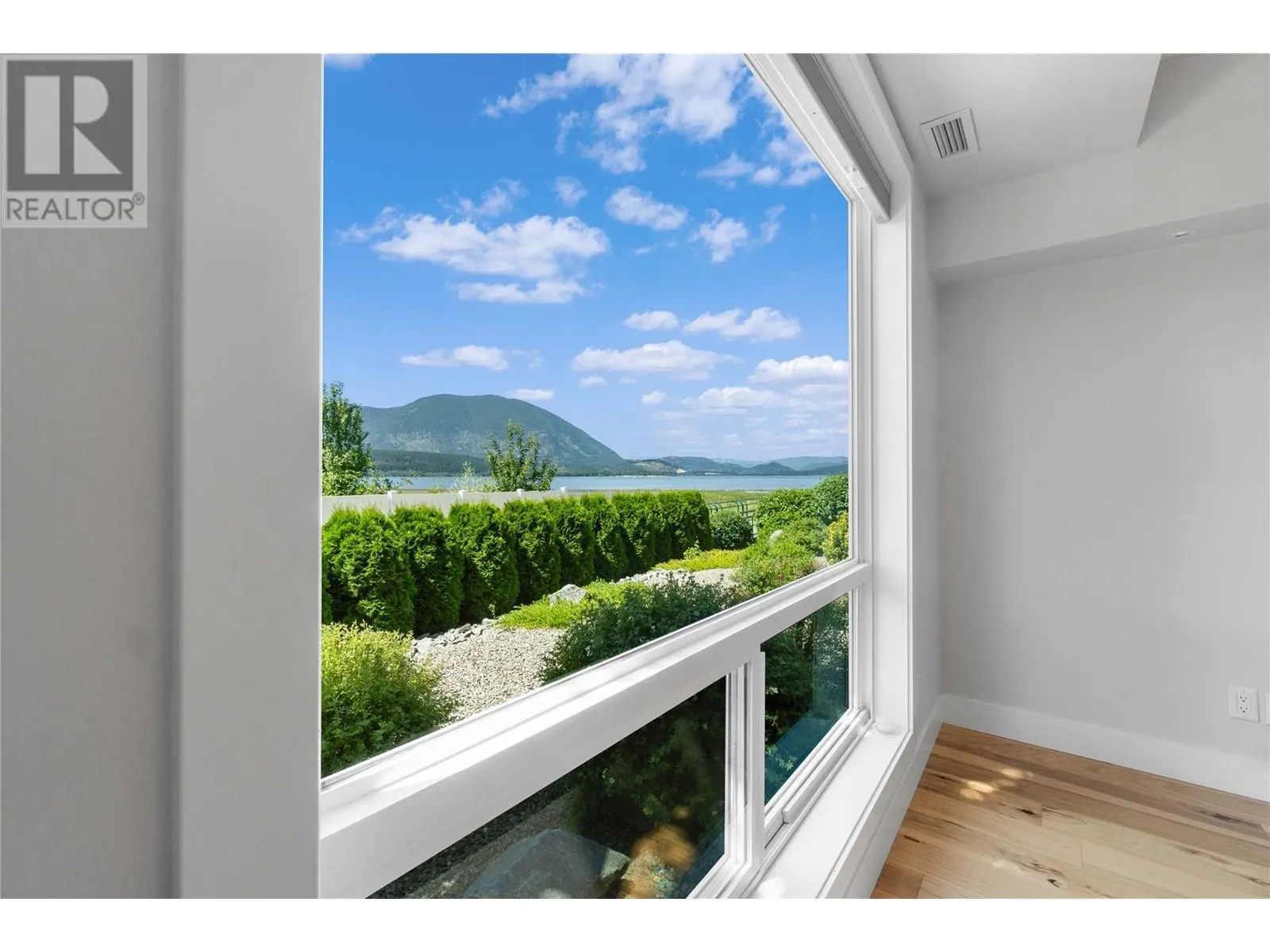 121 Harbourfront Drive NE Unit# 3
