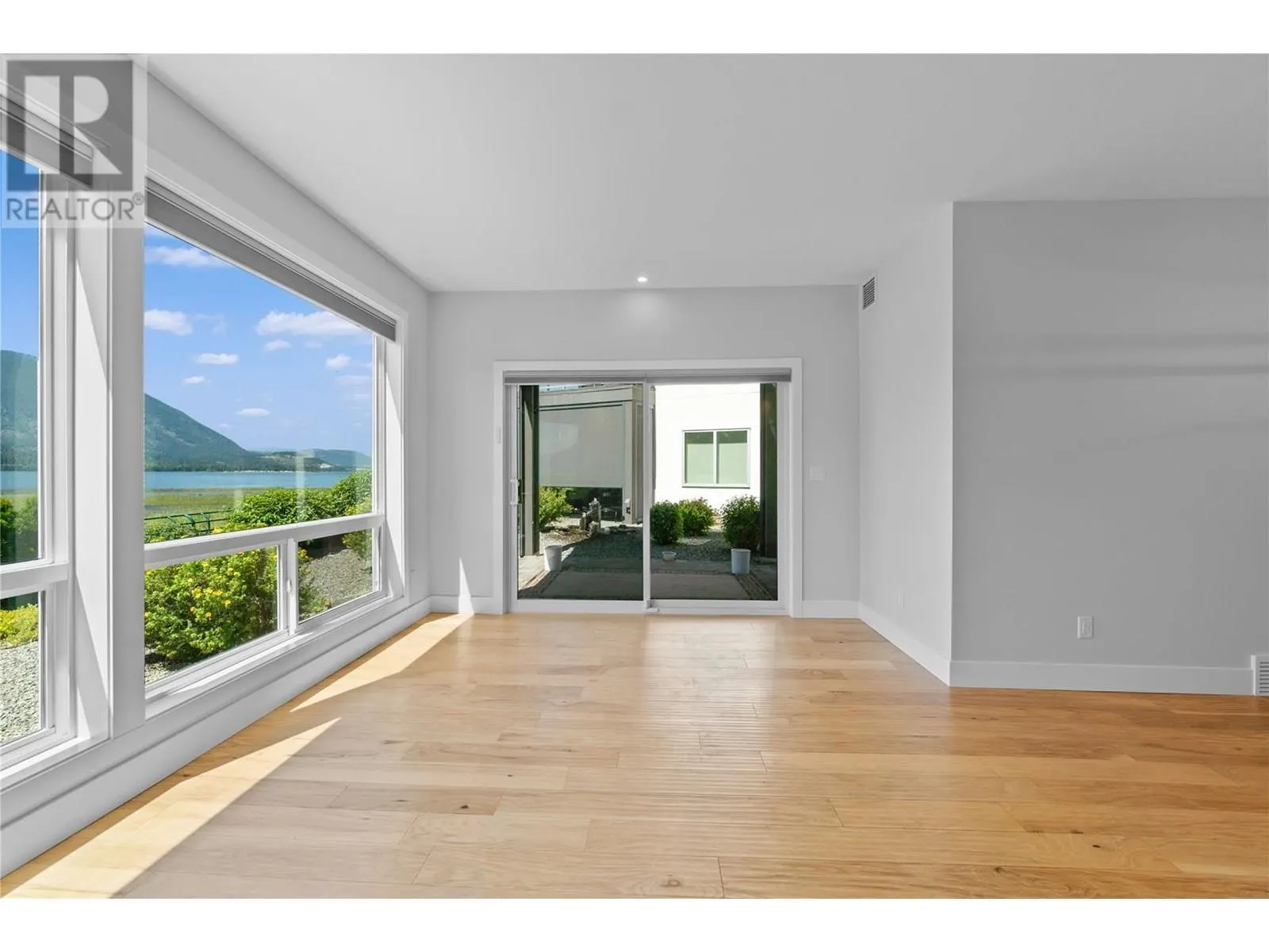 121 Harbourfront Drive NE Unit# 3