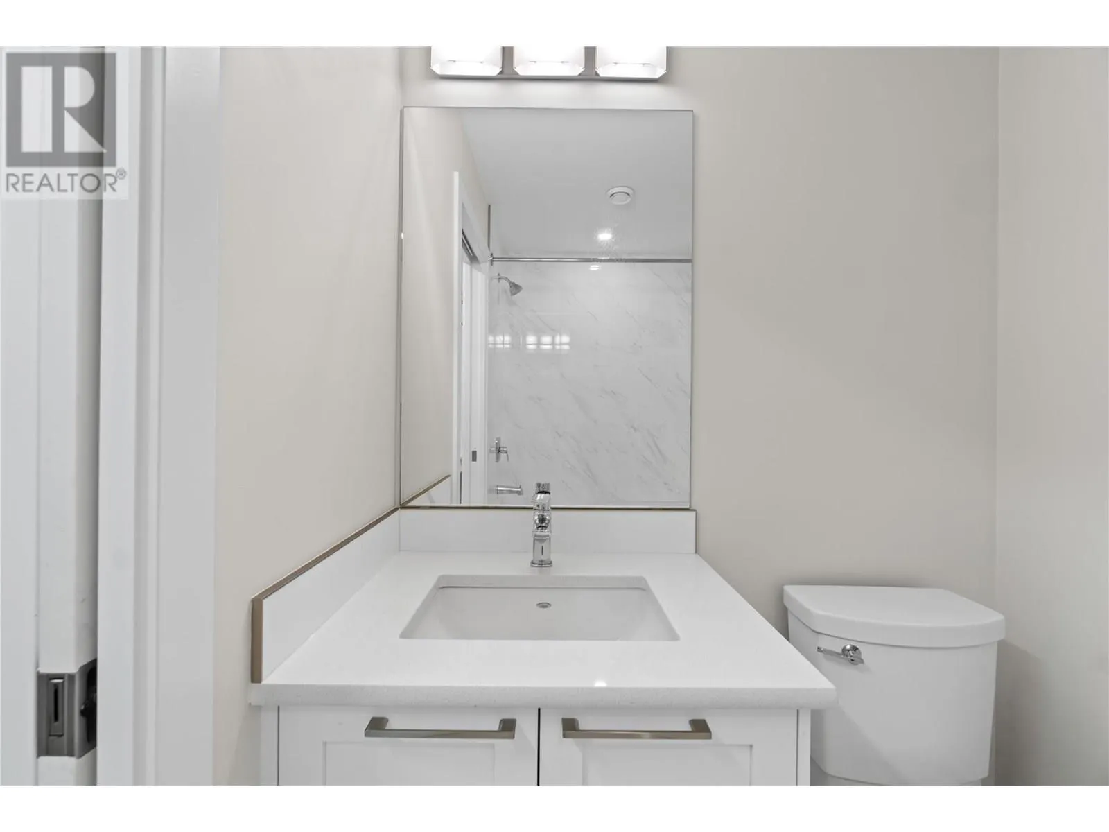 121 Harbourfront Drive NE Unit# 3