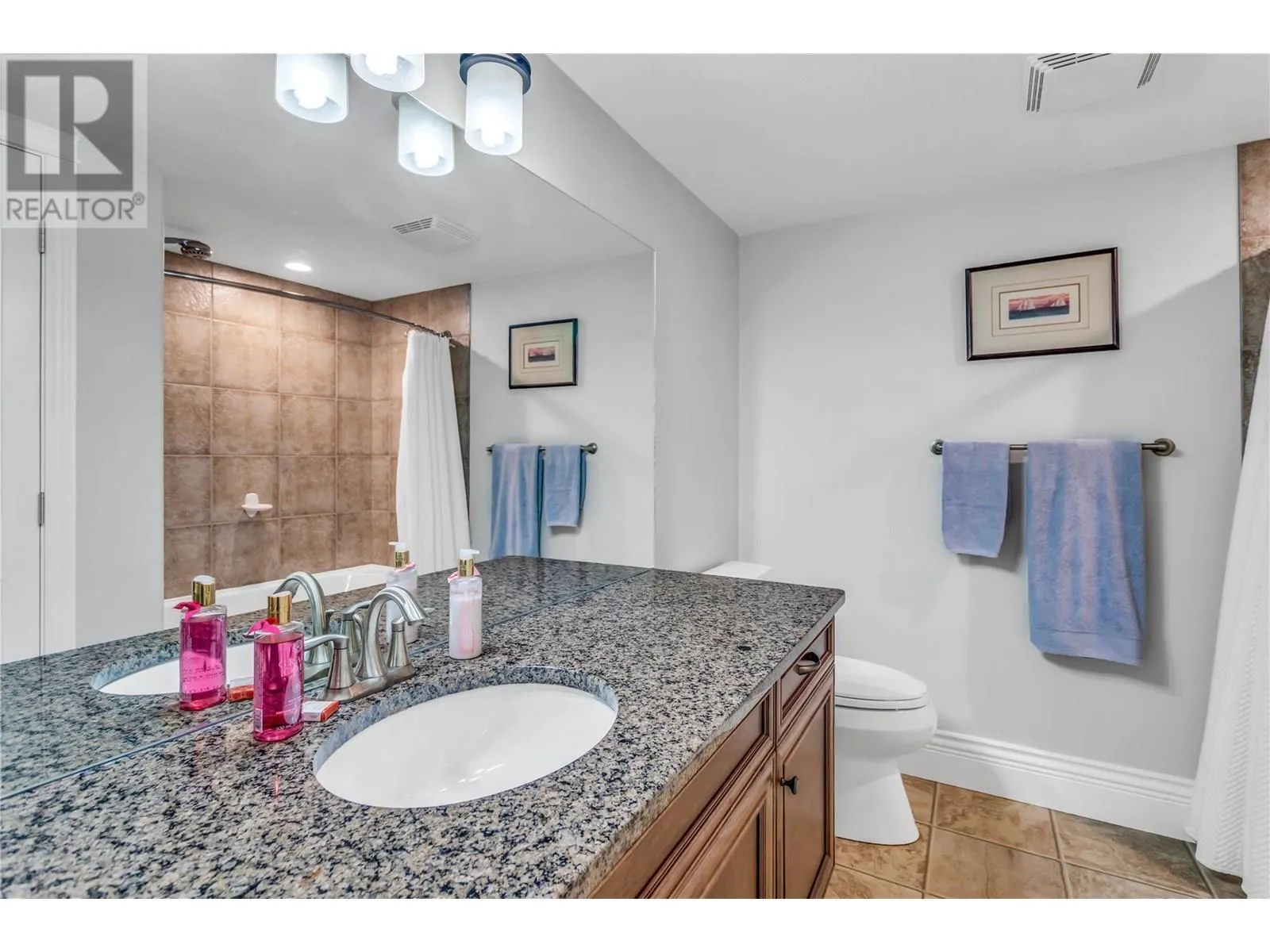 4450 GORDON Drive Unit# 105