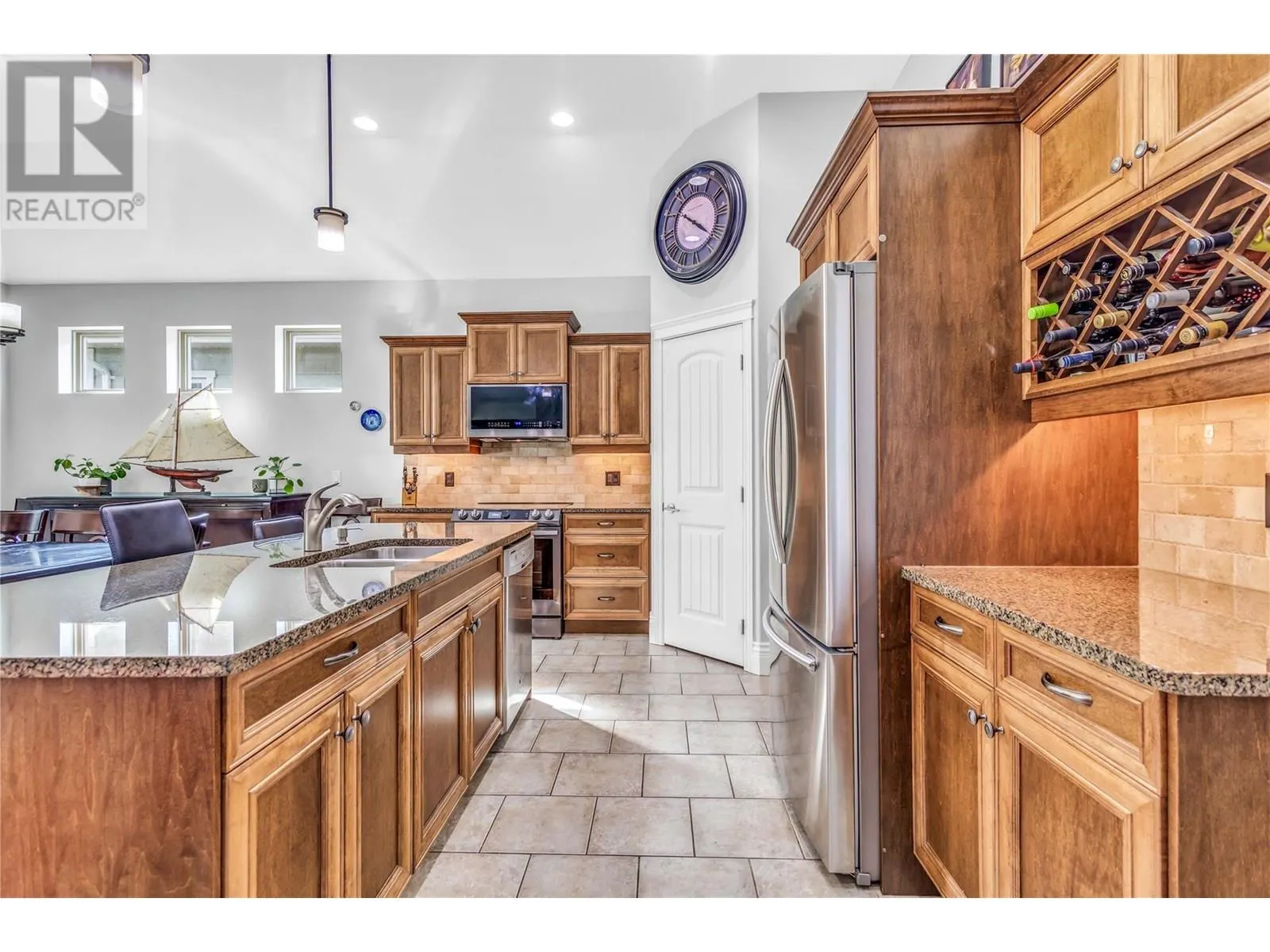 4450 GORDON Drive Unit# 105