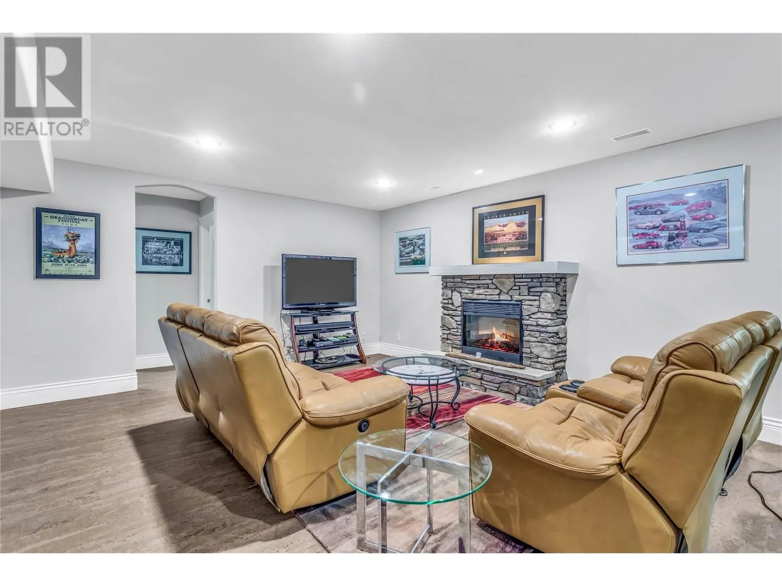 4450 GORDON Drive Unit# 105