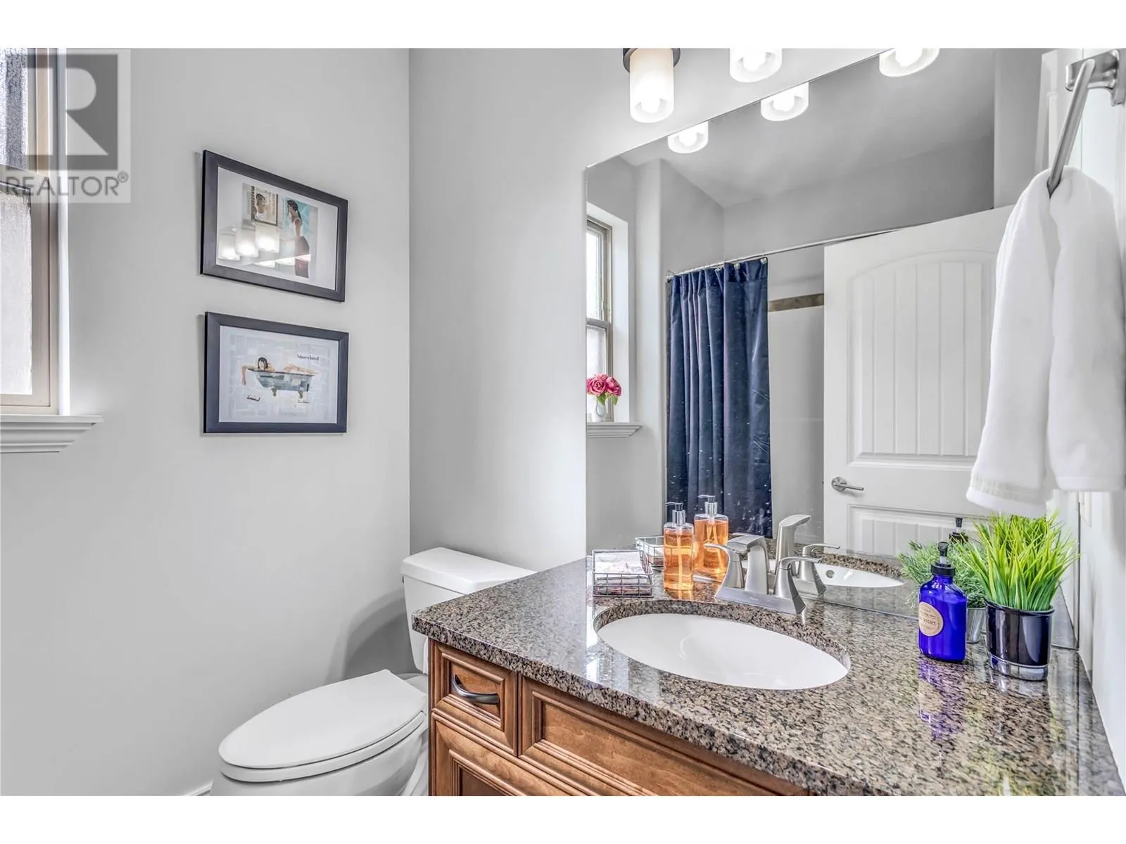 4450 GORDON Drive Unit# 105