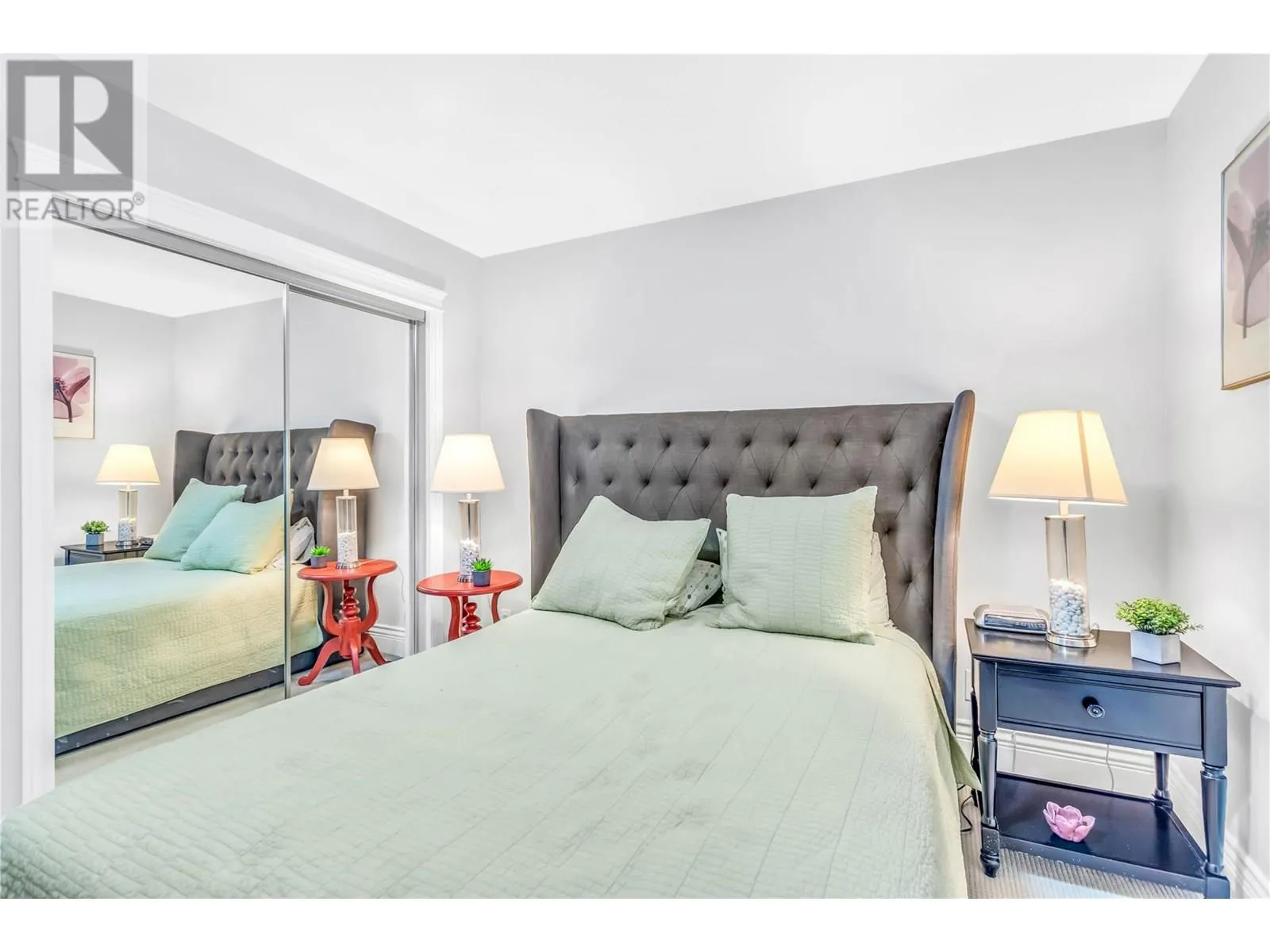 4450 GORDON Drive Unit# 105