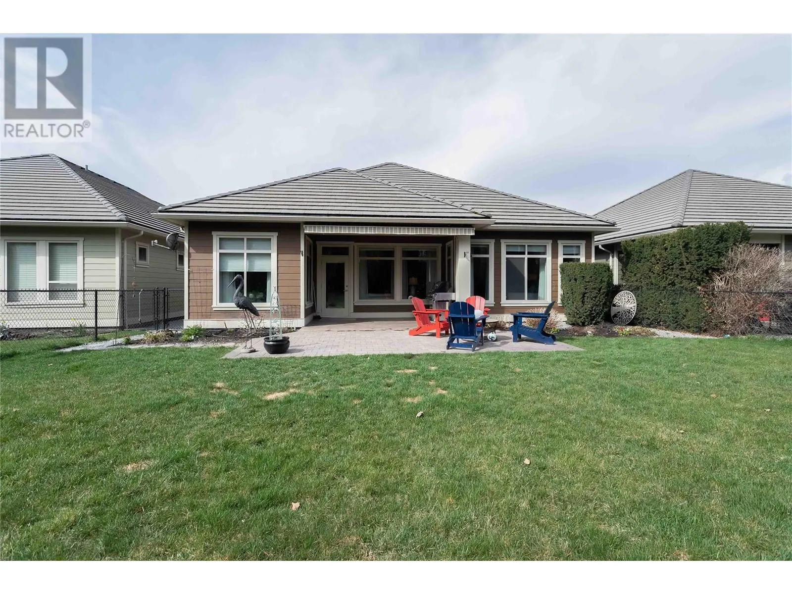 4450 GORDON Drive Unit# 105