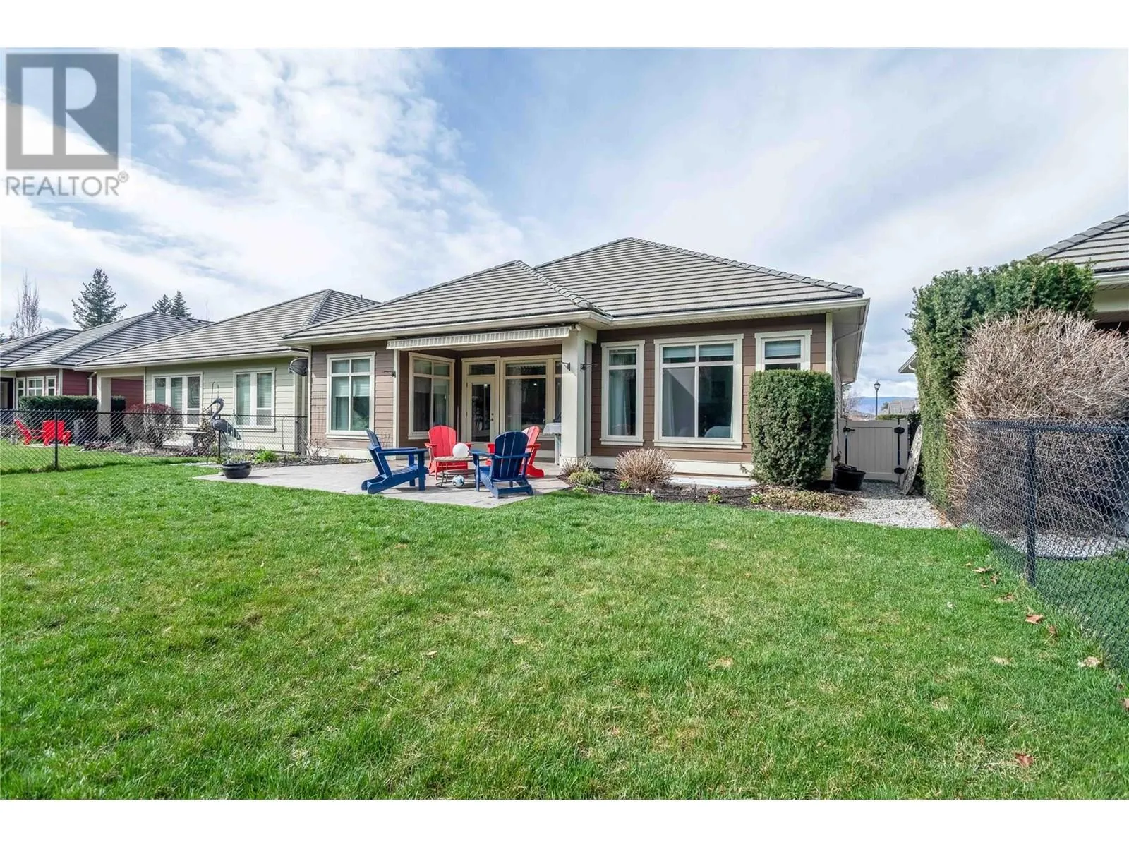 4450 GORDON Drive Unit# 105