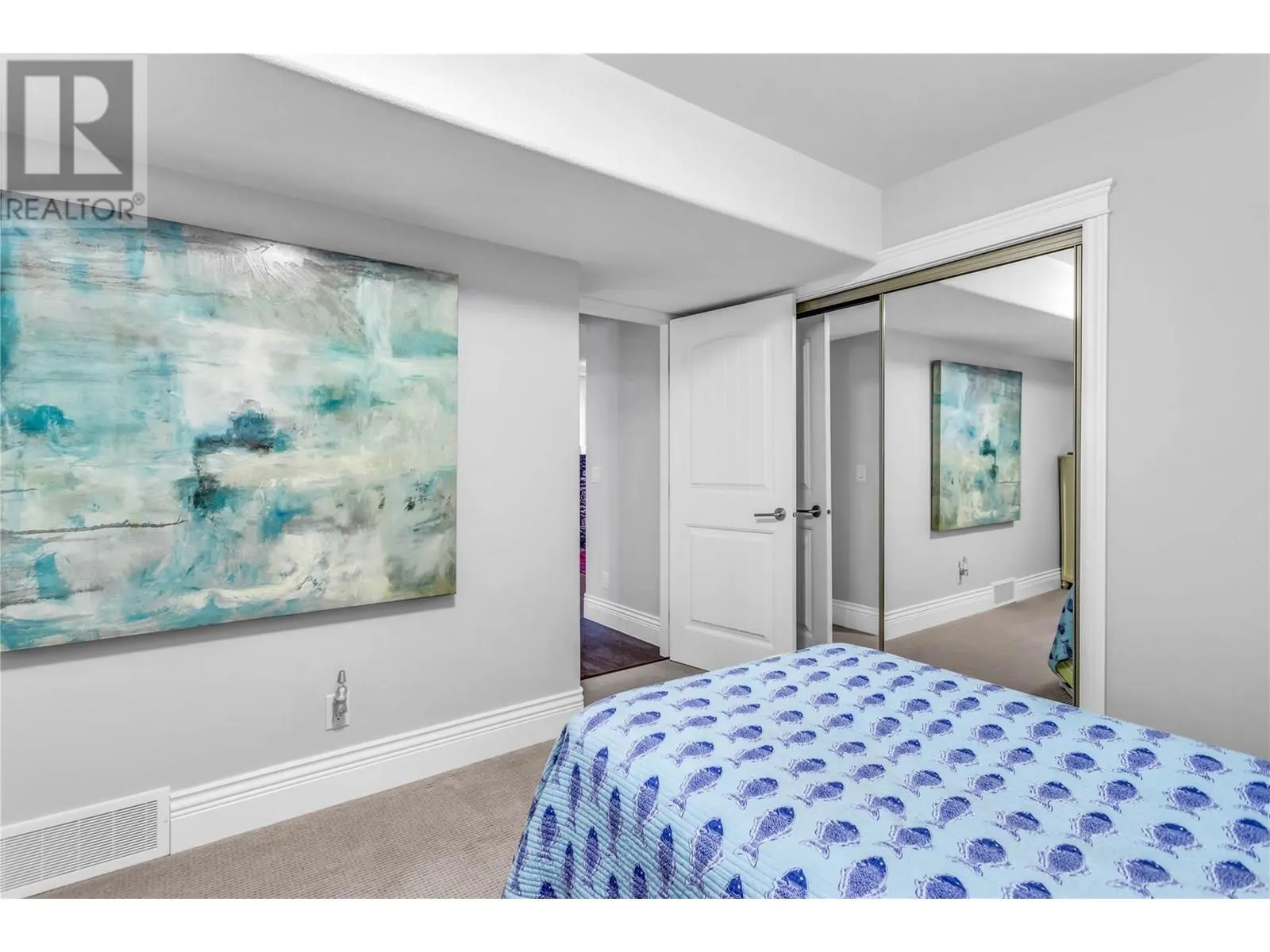 4450 GORDON Drive Unit# 105