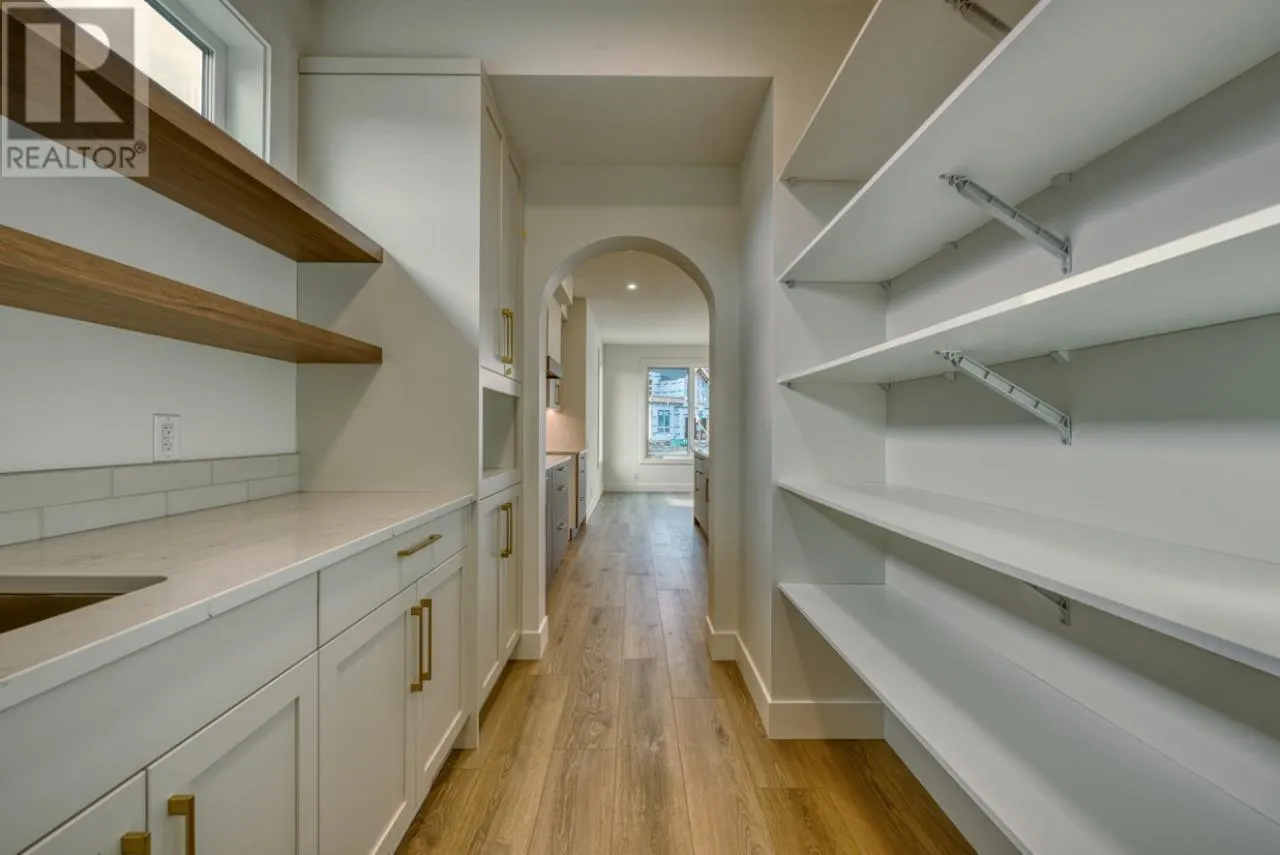 937 Bull Crescent