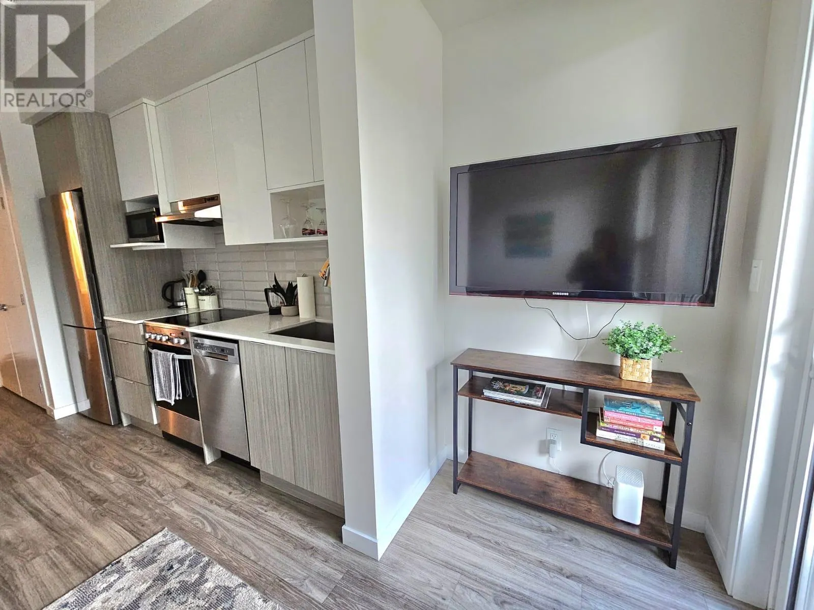 1800 Richter Street Unit# 102