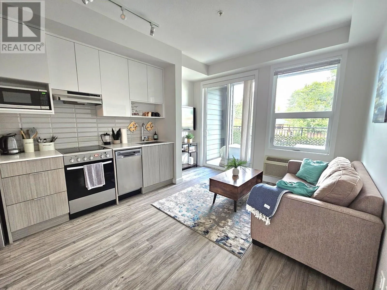 1800 Richter Street Unit# 102