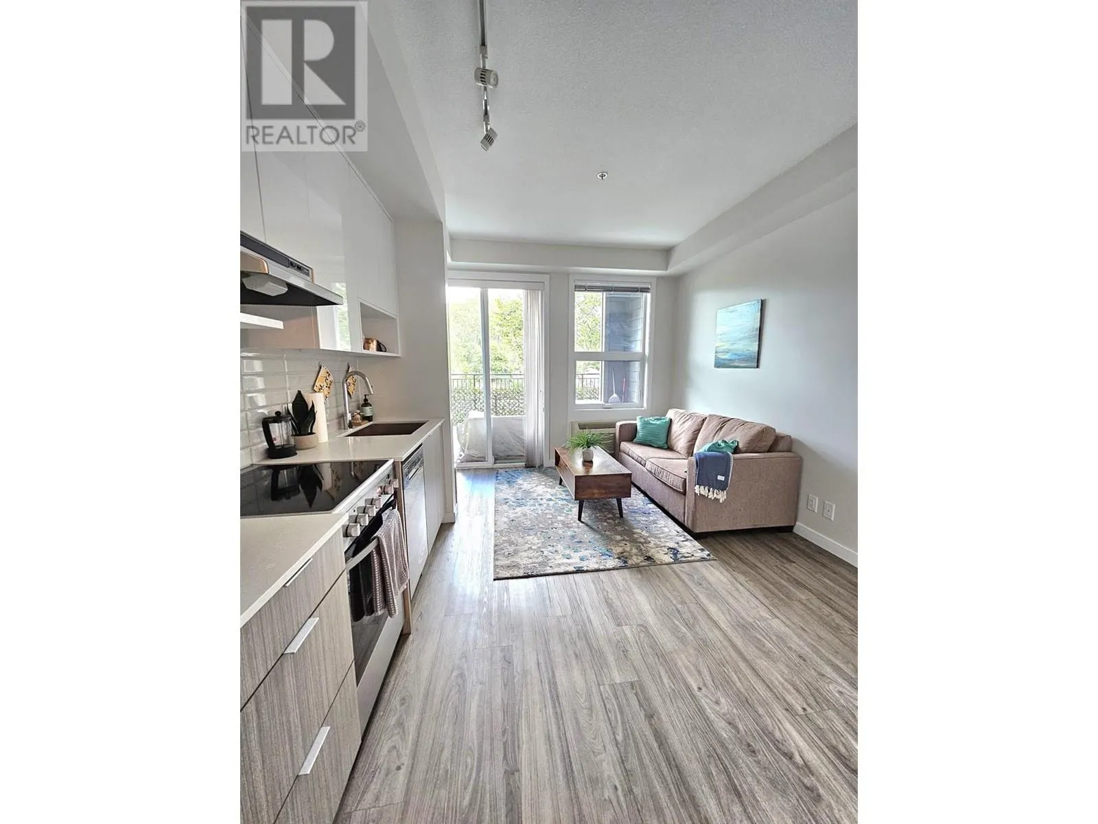 1800 Richter Street Unit# 102