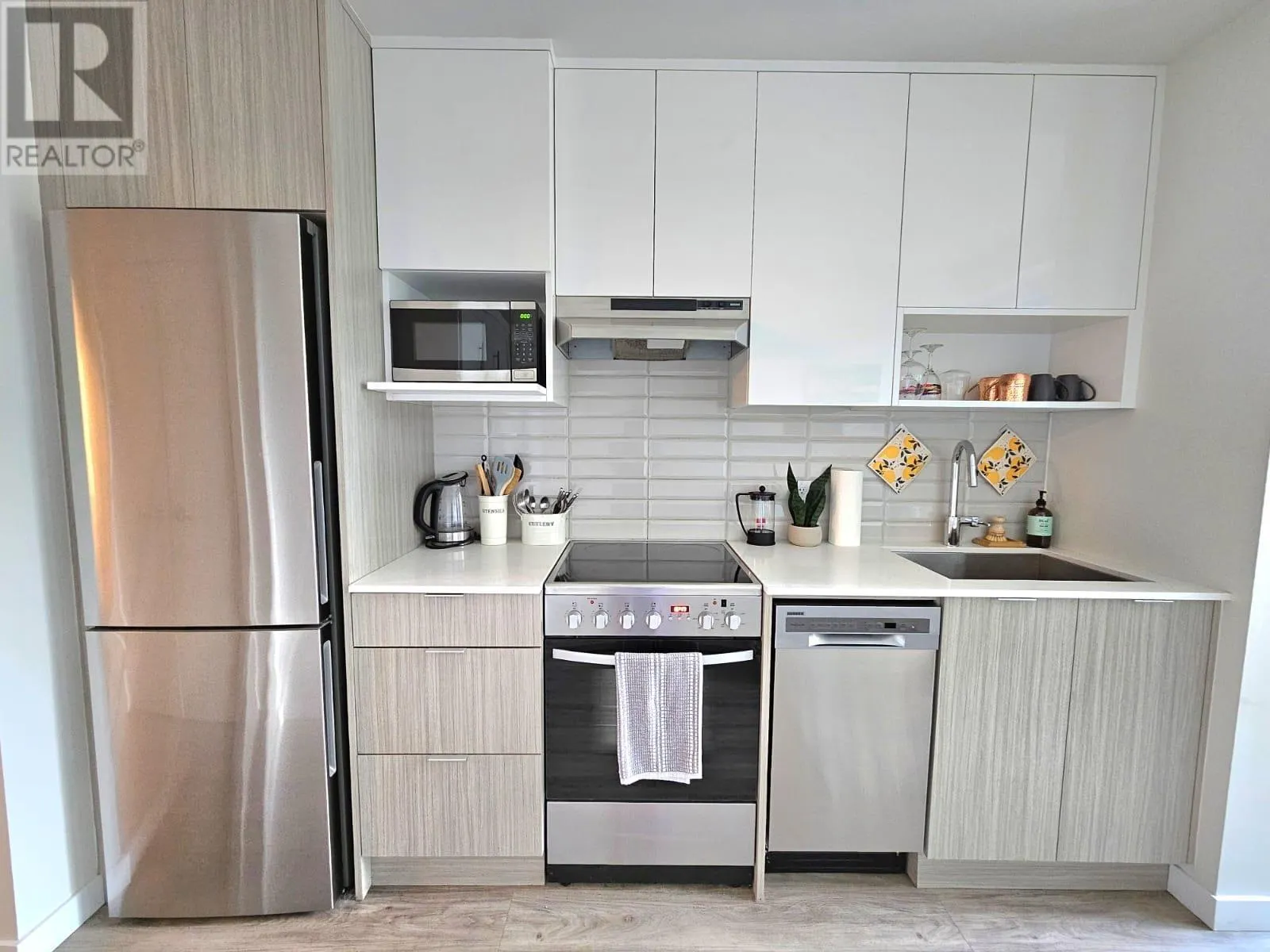 1800 Richter Street Unit# 102