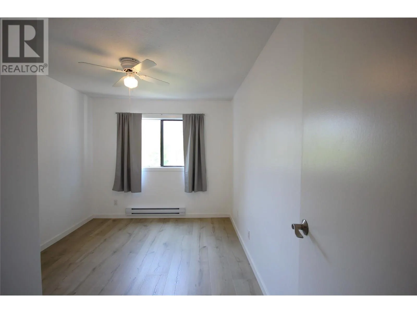 150 Skaha Place Unit# 402