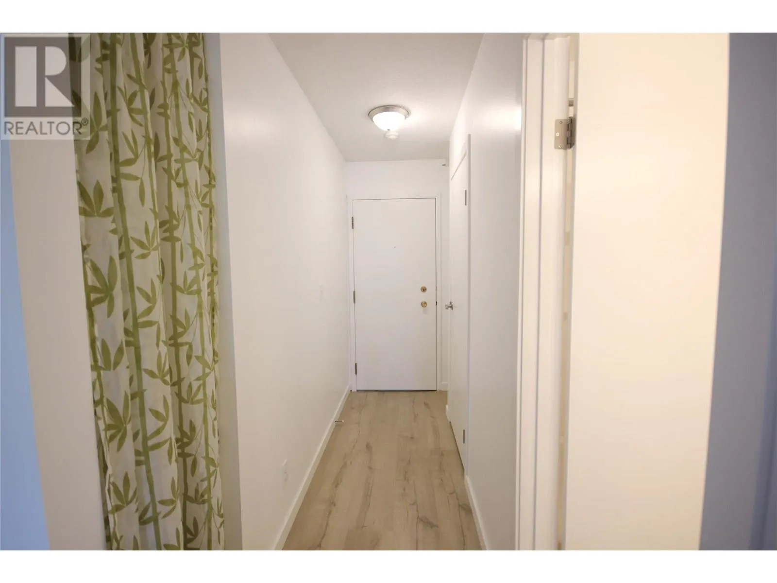 150 Skaha Place Unit# 402