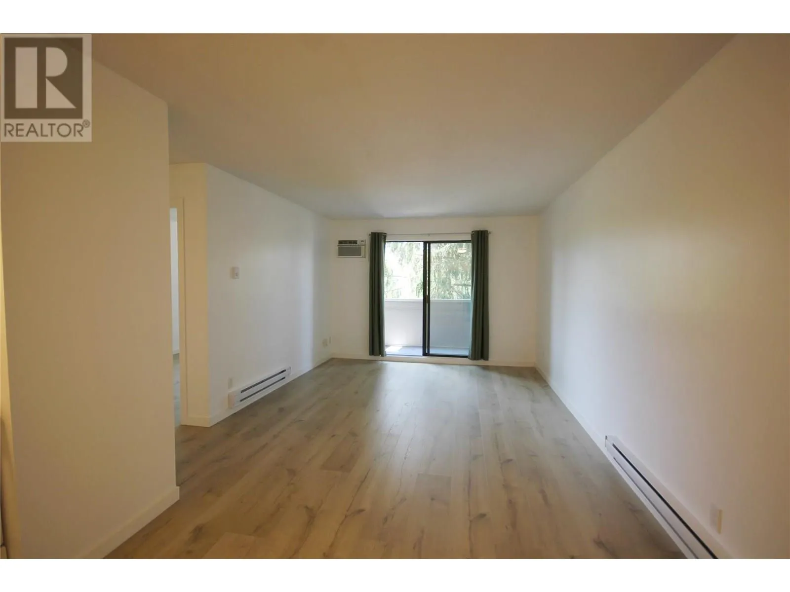 150 Skaha Place Unit# 402