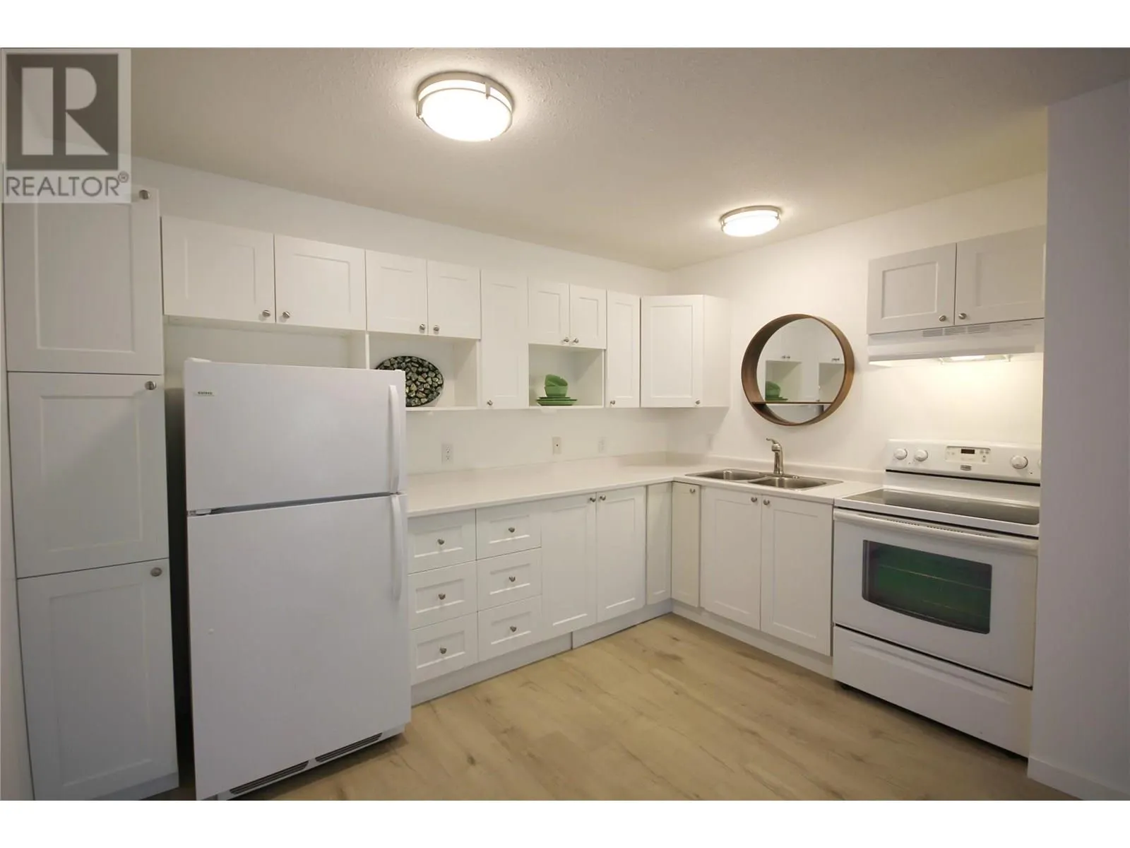 150 Skaha Place Unit# 402