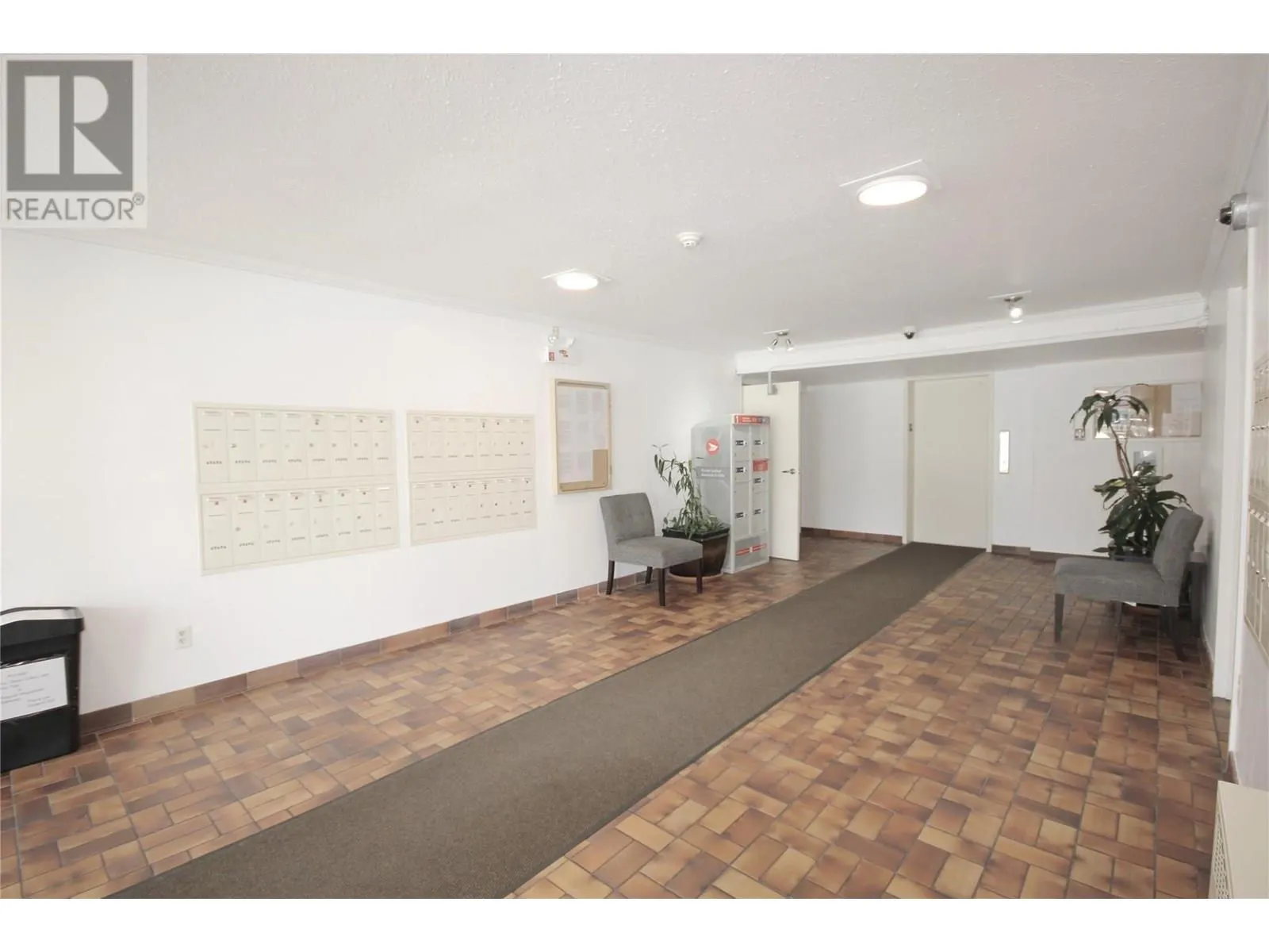150 Skaha Place Unit# 402