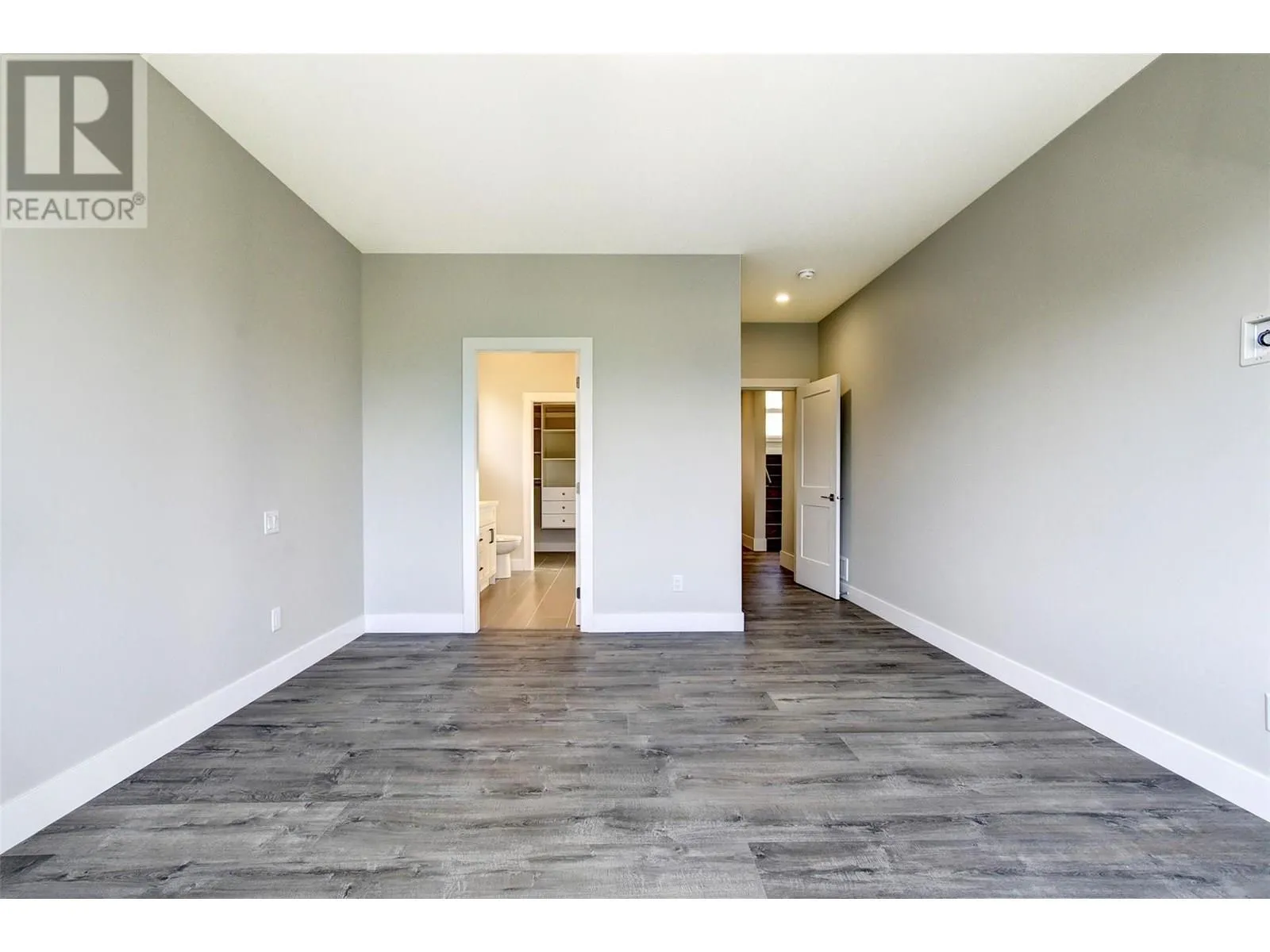 1051 Aurora Heights
