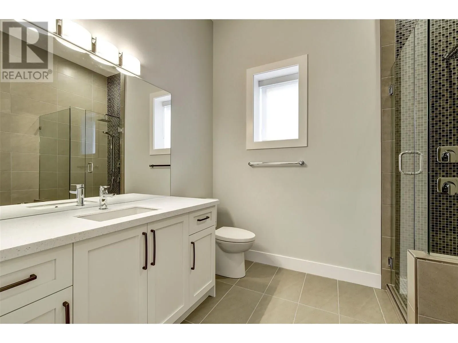 1051 Aurora Heights